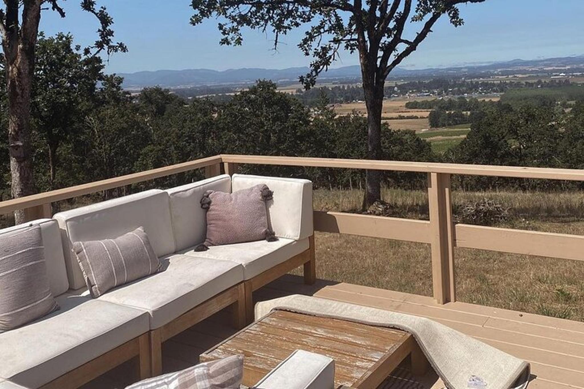 Oregon Wine Tour for 1-5 People - Image 6