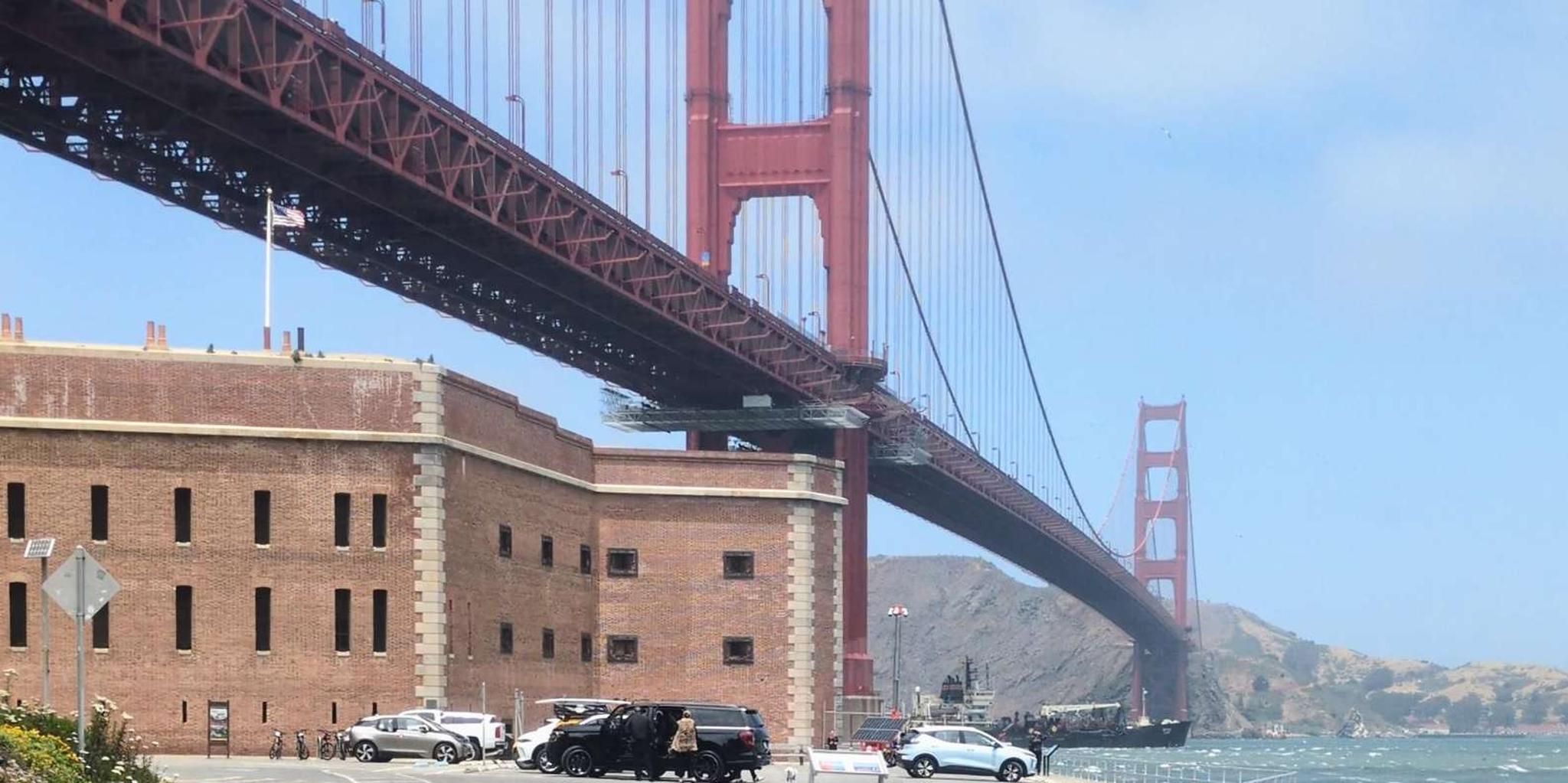 San Francisco Private City Tour in EV Volkswagen Van - Image 3