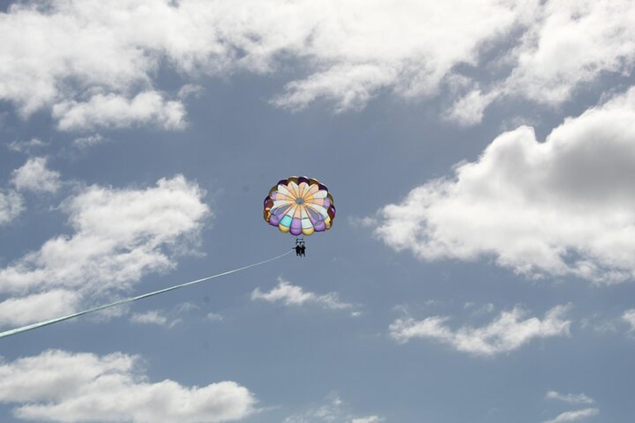 Waikiki Parasailing Experience - Image 6