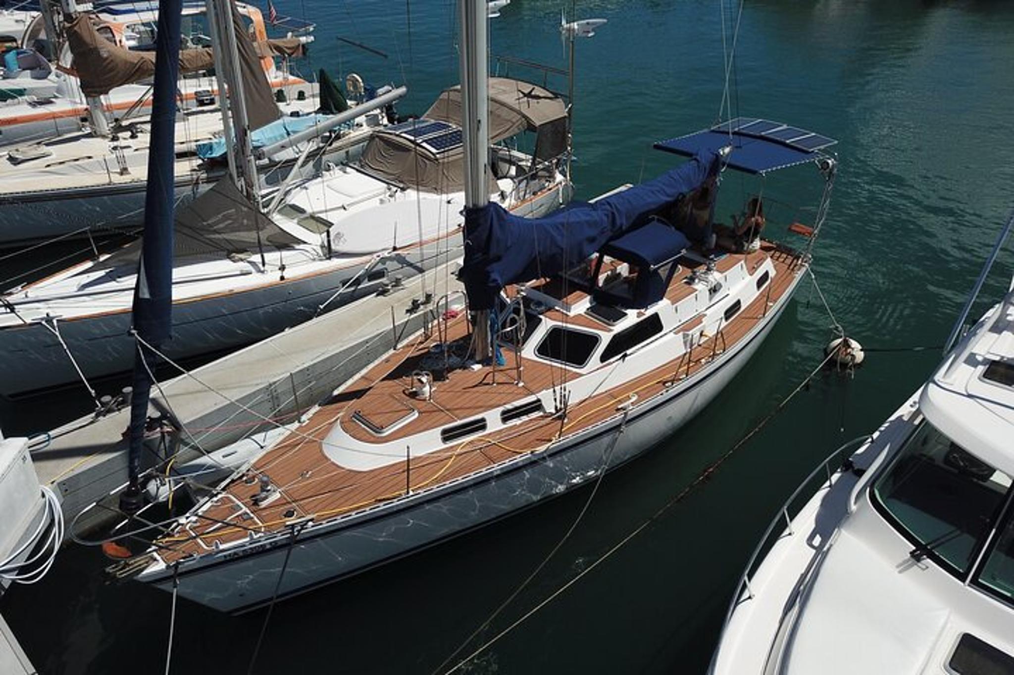 Honolulu Sailboat Charter - Image 6