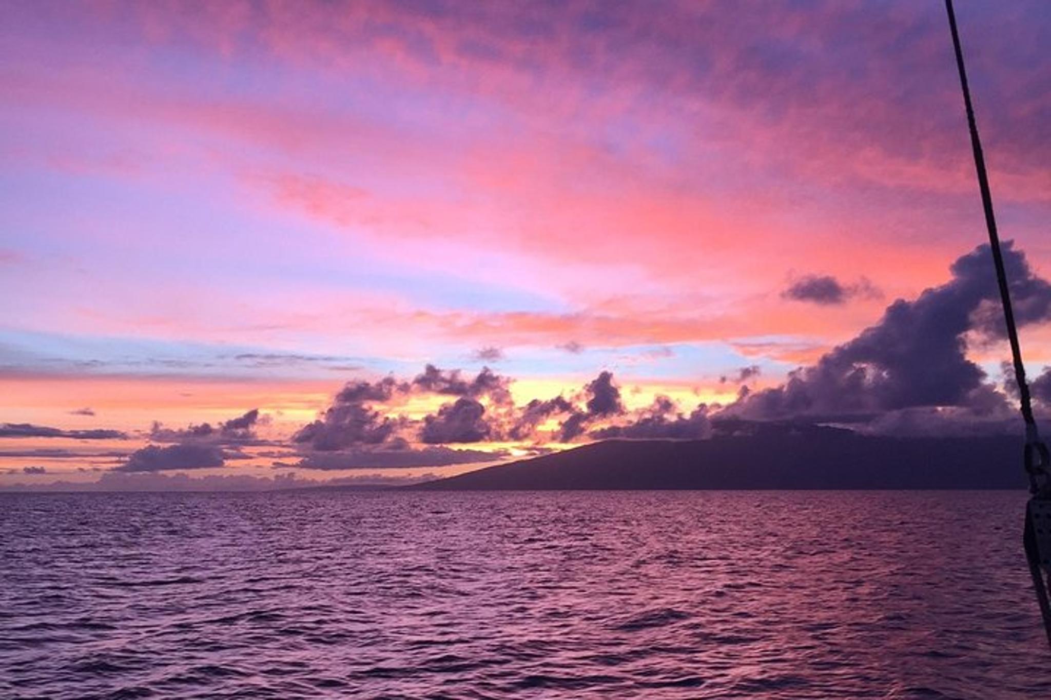 Maui Sunset Cruise with Open Bar - Image 3