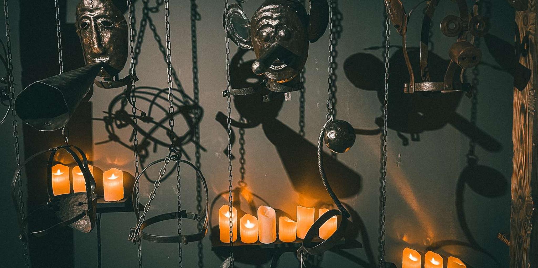 Chicago Medieval Torture Museum Tour with Ghost Hunting - Image 4