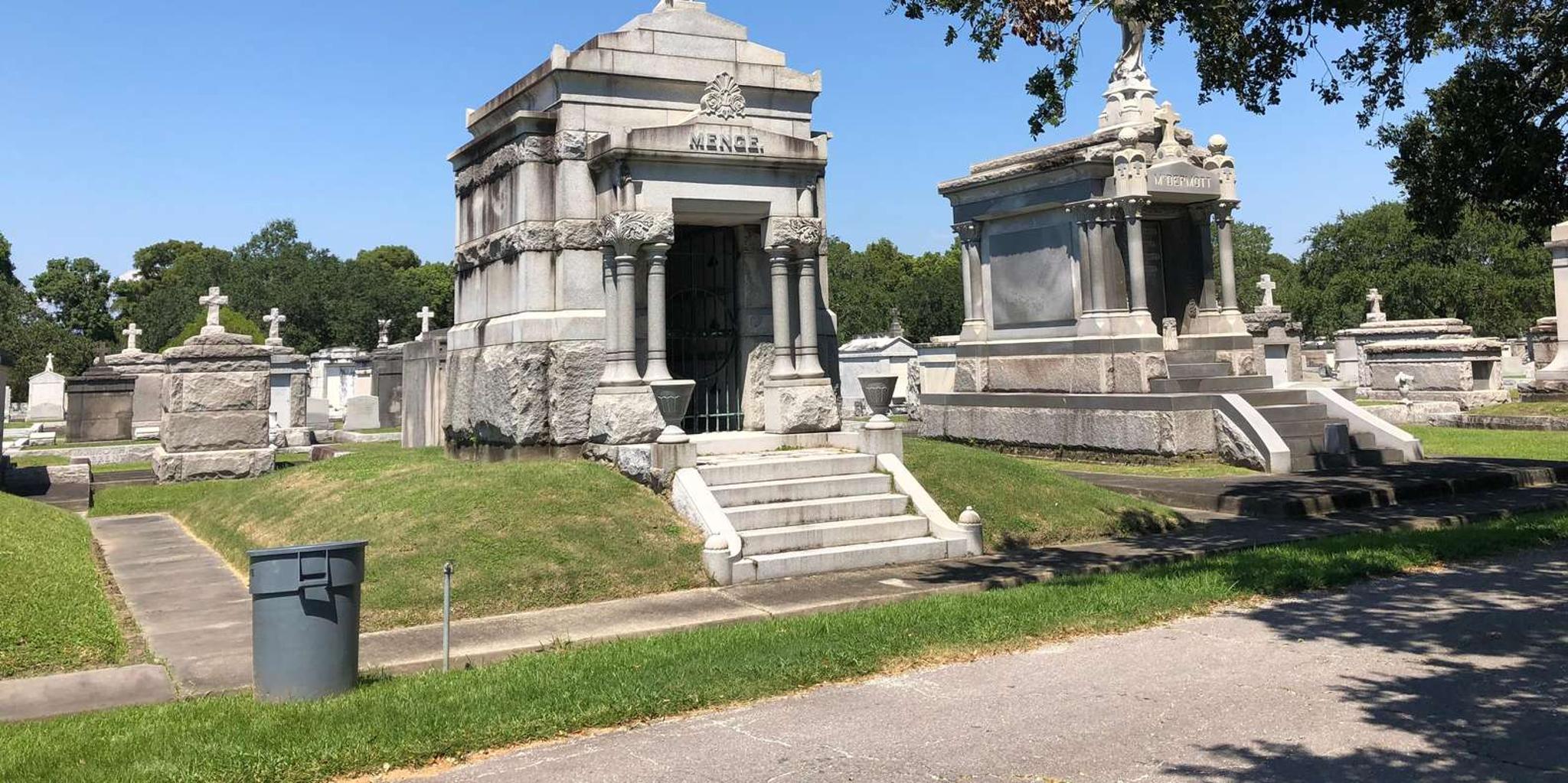 New Orleans City and Cemetery Bus Tour - Image 2