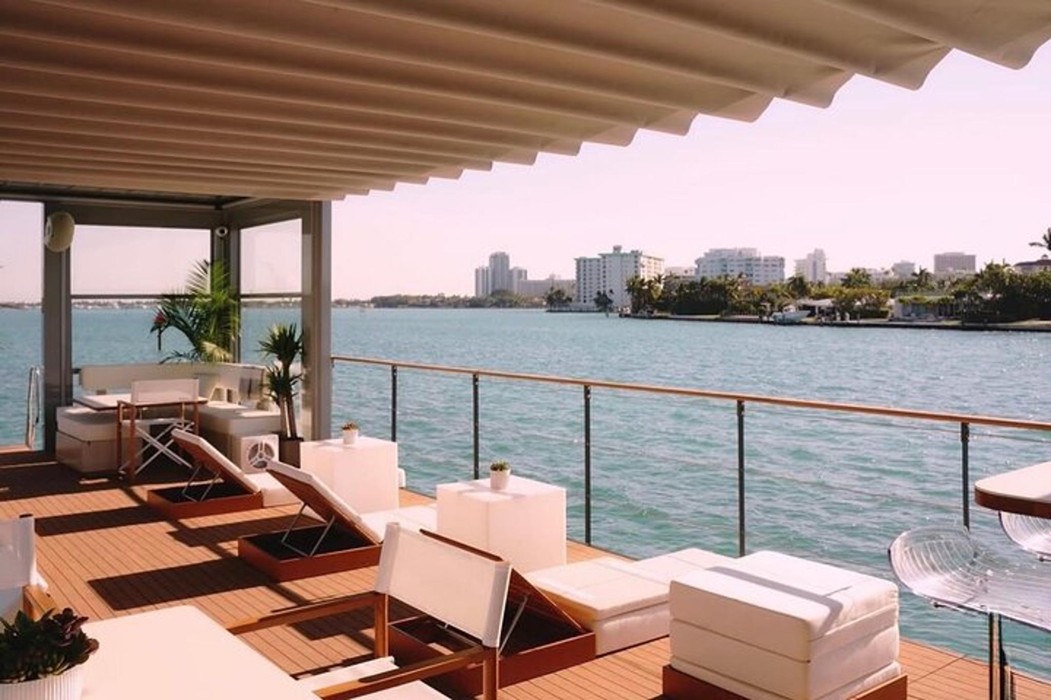 Miami Yacht Rental Private Water Villa 4 hr - Image 4