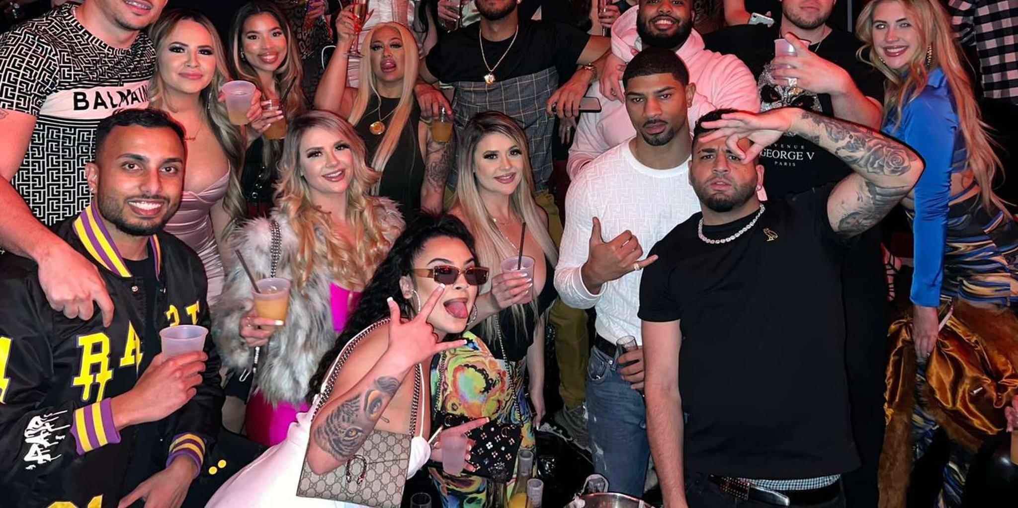 Las Vegas Hip-Hop Club and Pool Tour with Party Bus - Image 4
