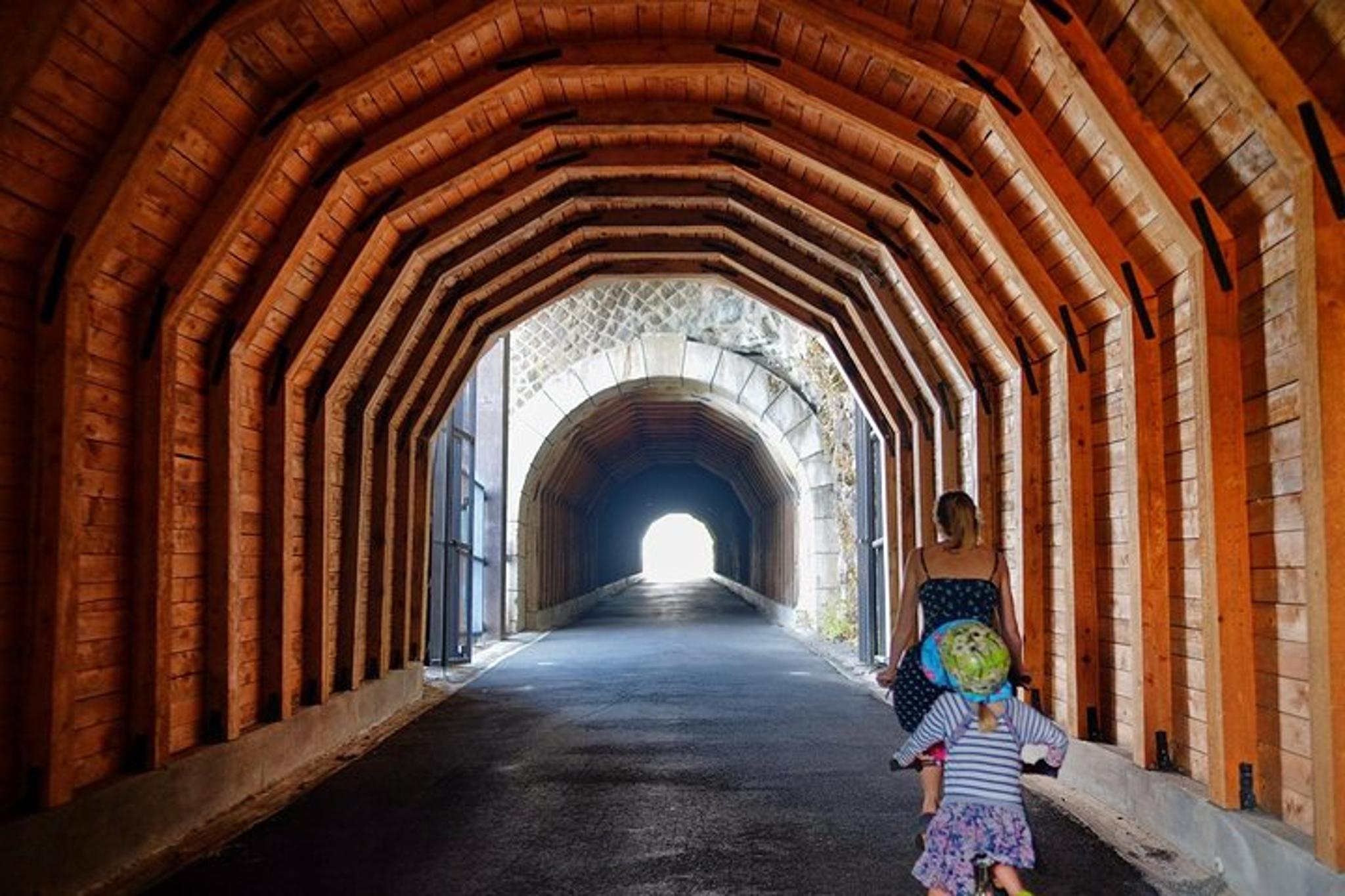 Gorge Ebike Tasting Tour 4 hr - Image 6