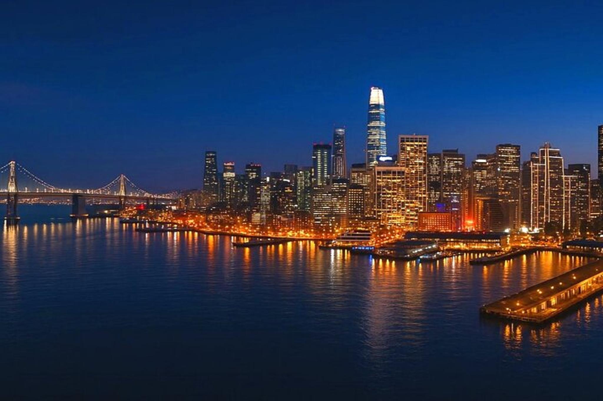 San Francisco Night Tour in SUV