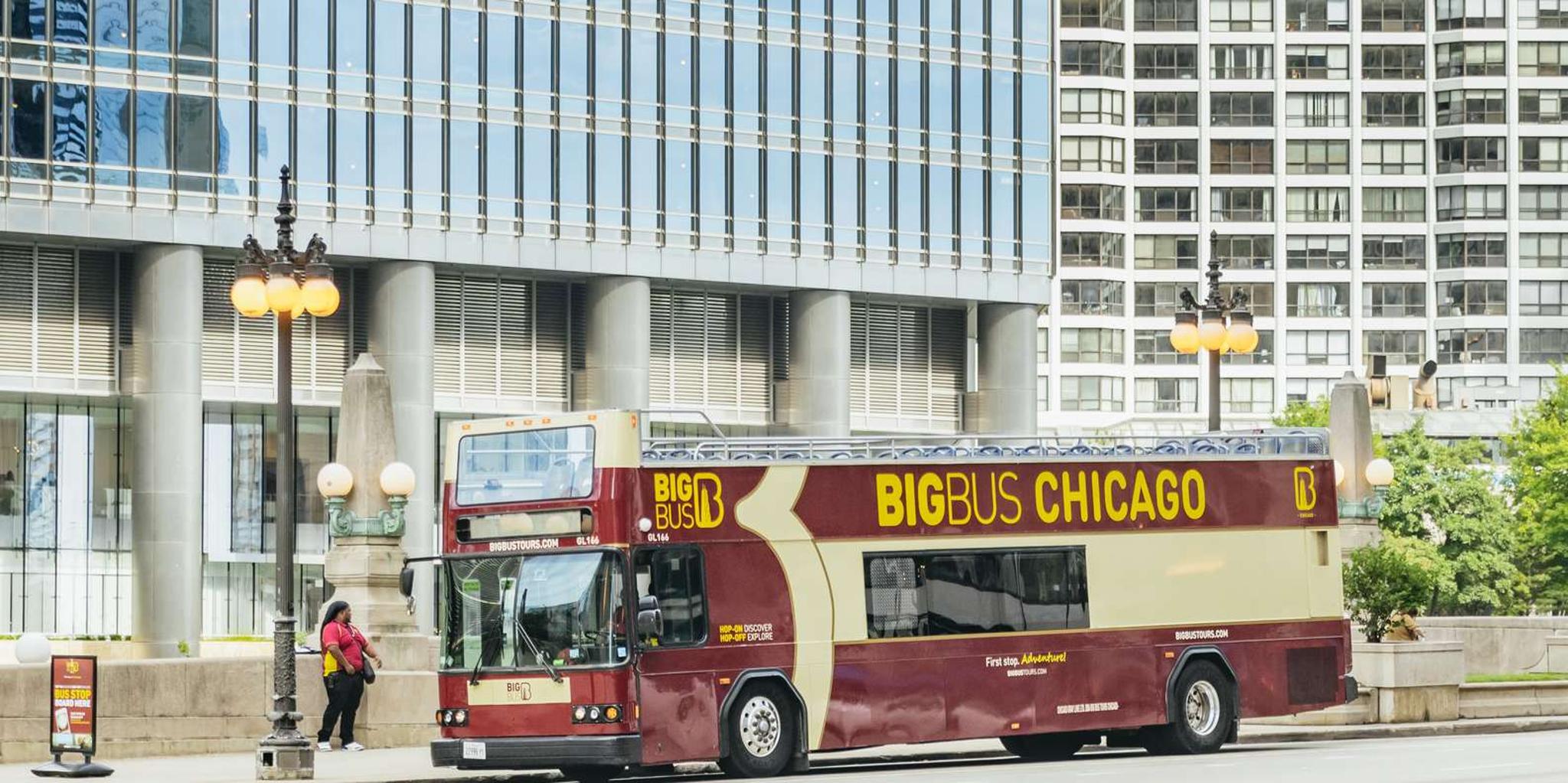 Chicago Hop-On Hop-Off Sightseeing Bus Tour - Image 6