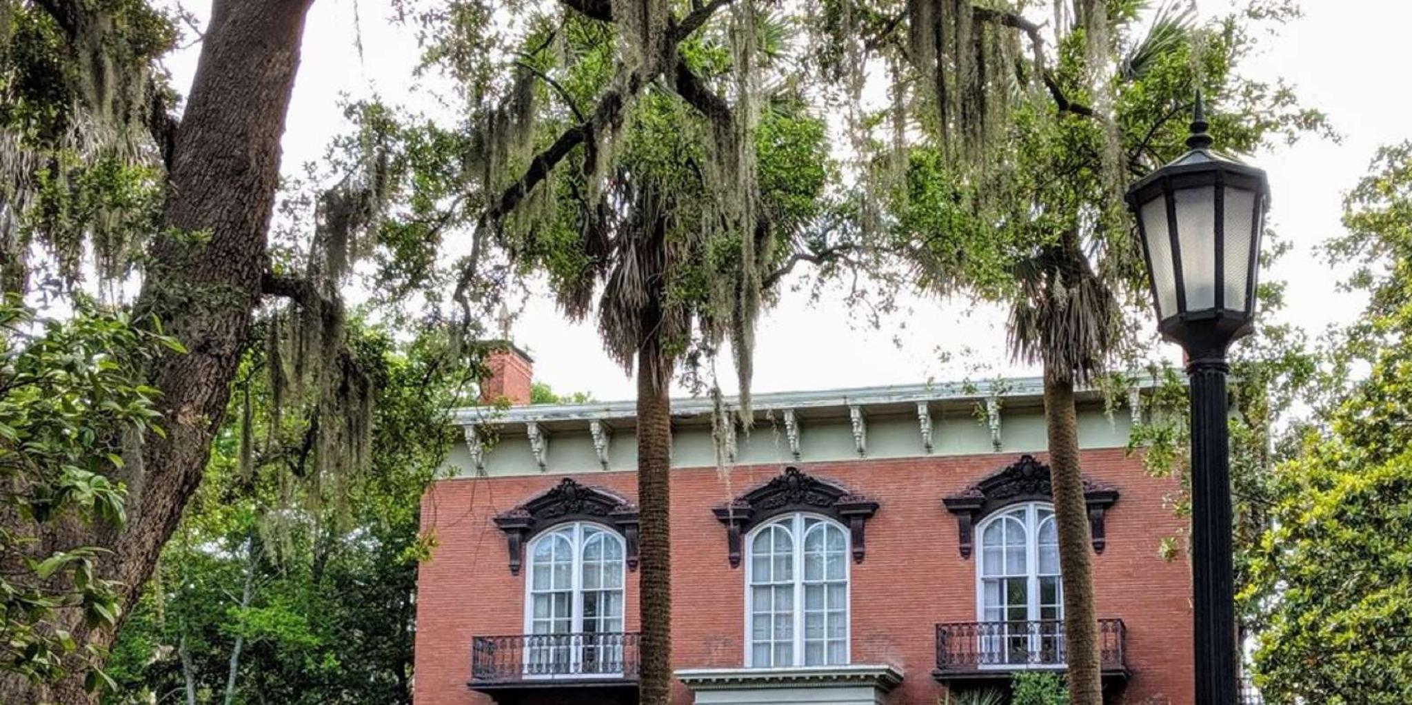 Savannah Private Tour of Historic Districts and Bonaventure - Image 5
