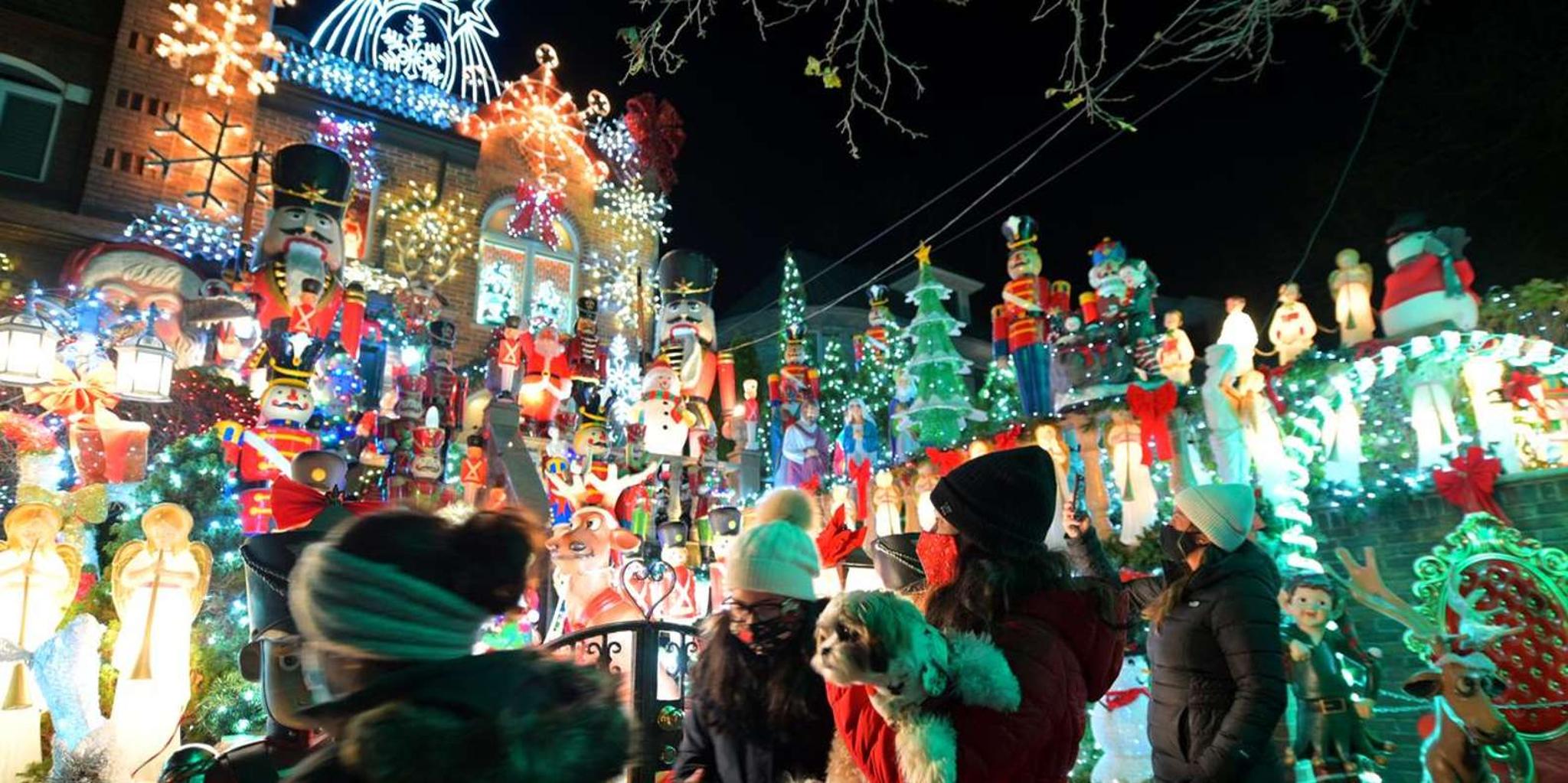 New York City Holiday Lights Tour - Image 5