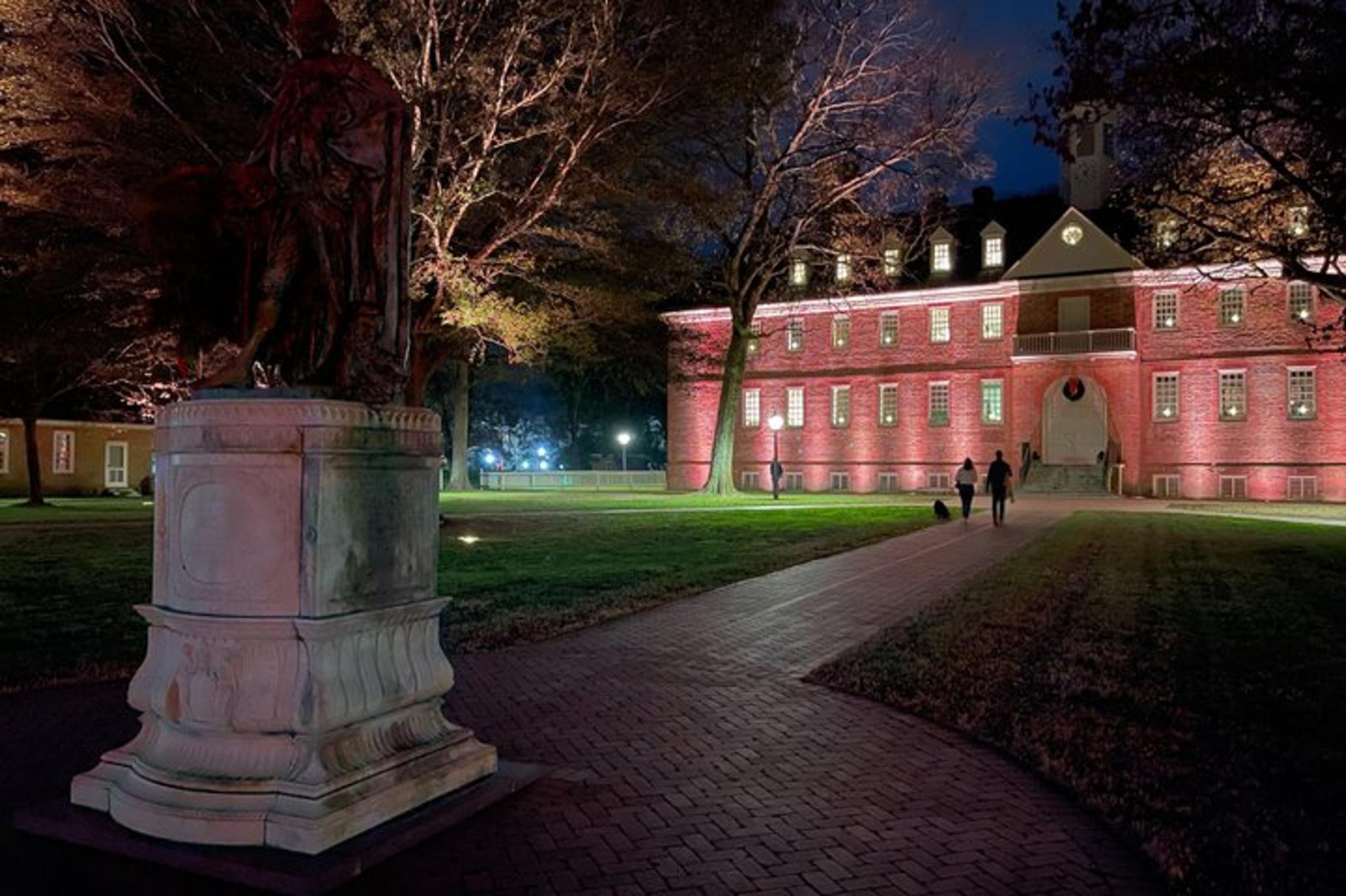 Williamsburg Ghost Tour Echoes of Twilight 90 min - Image 3