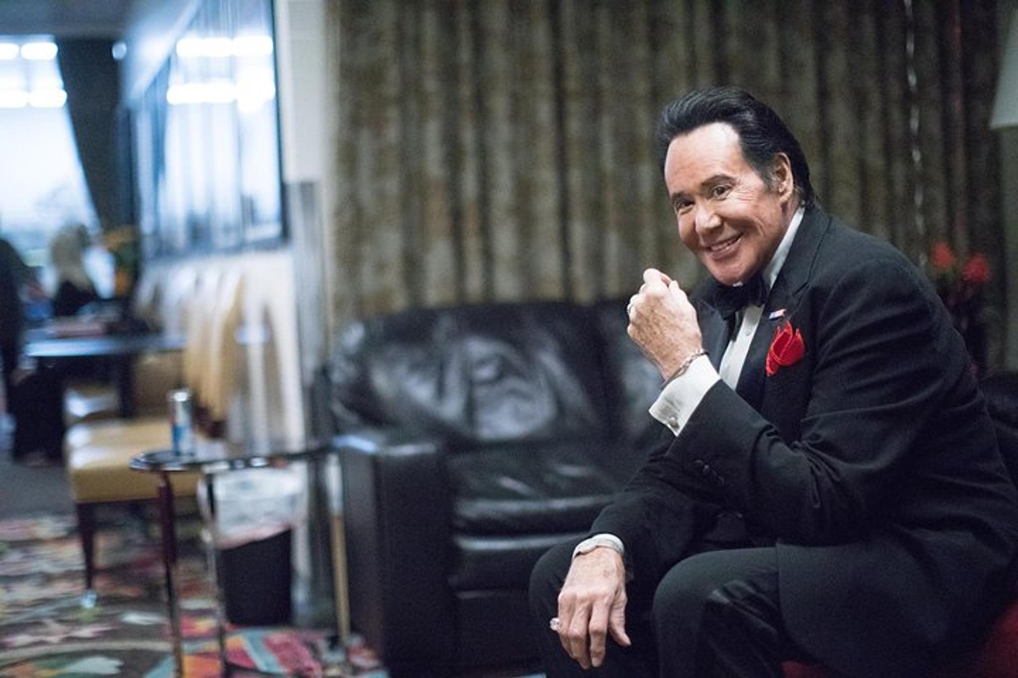 Las Vegas Wayne Newton Show at the Flamingo - Image 3