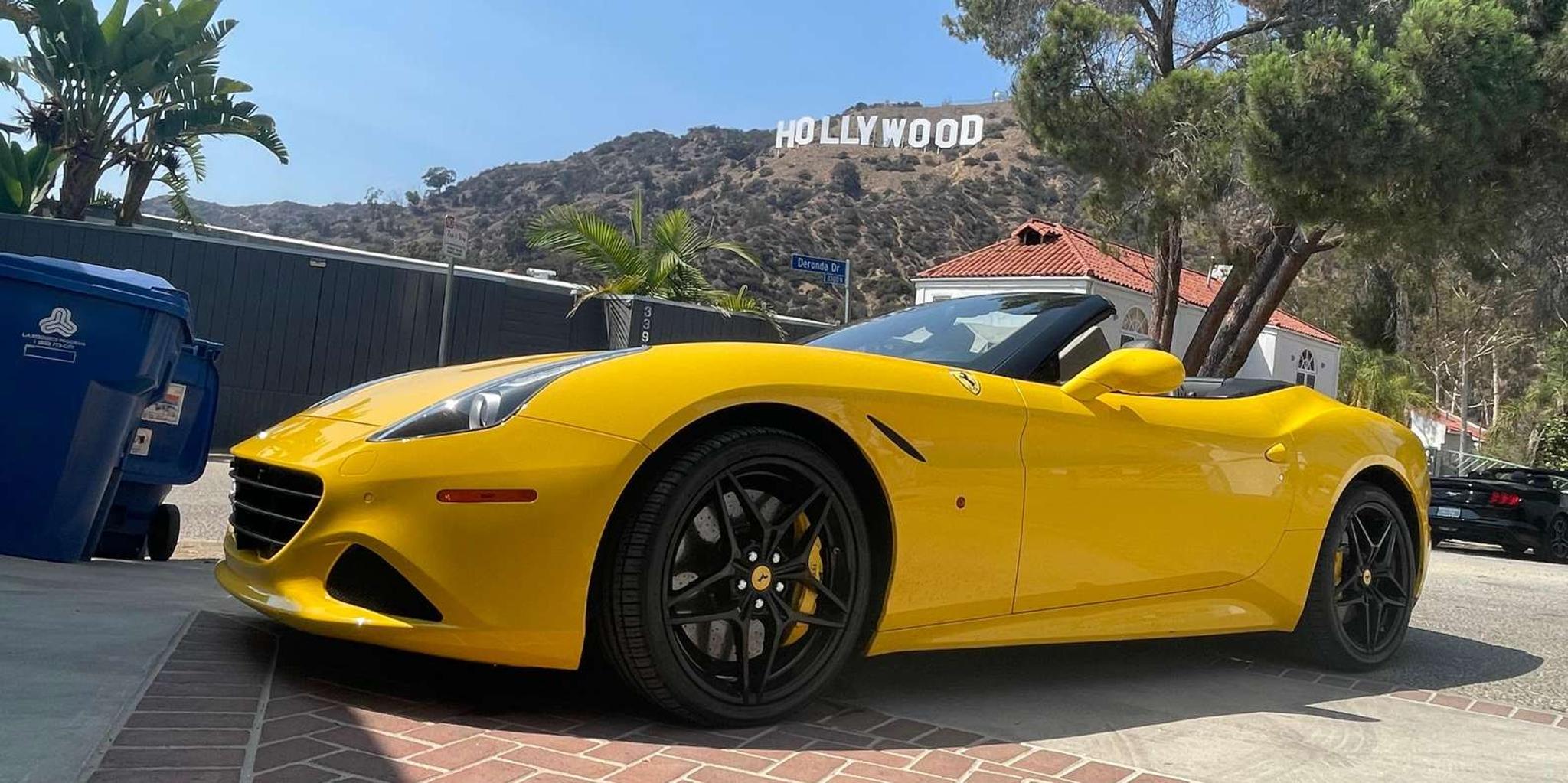 Hollywood Ferrari Tour with Hollywood Sign - Image 3