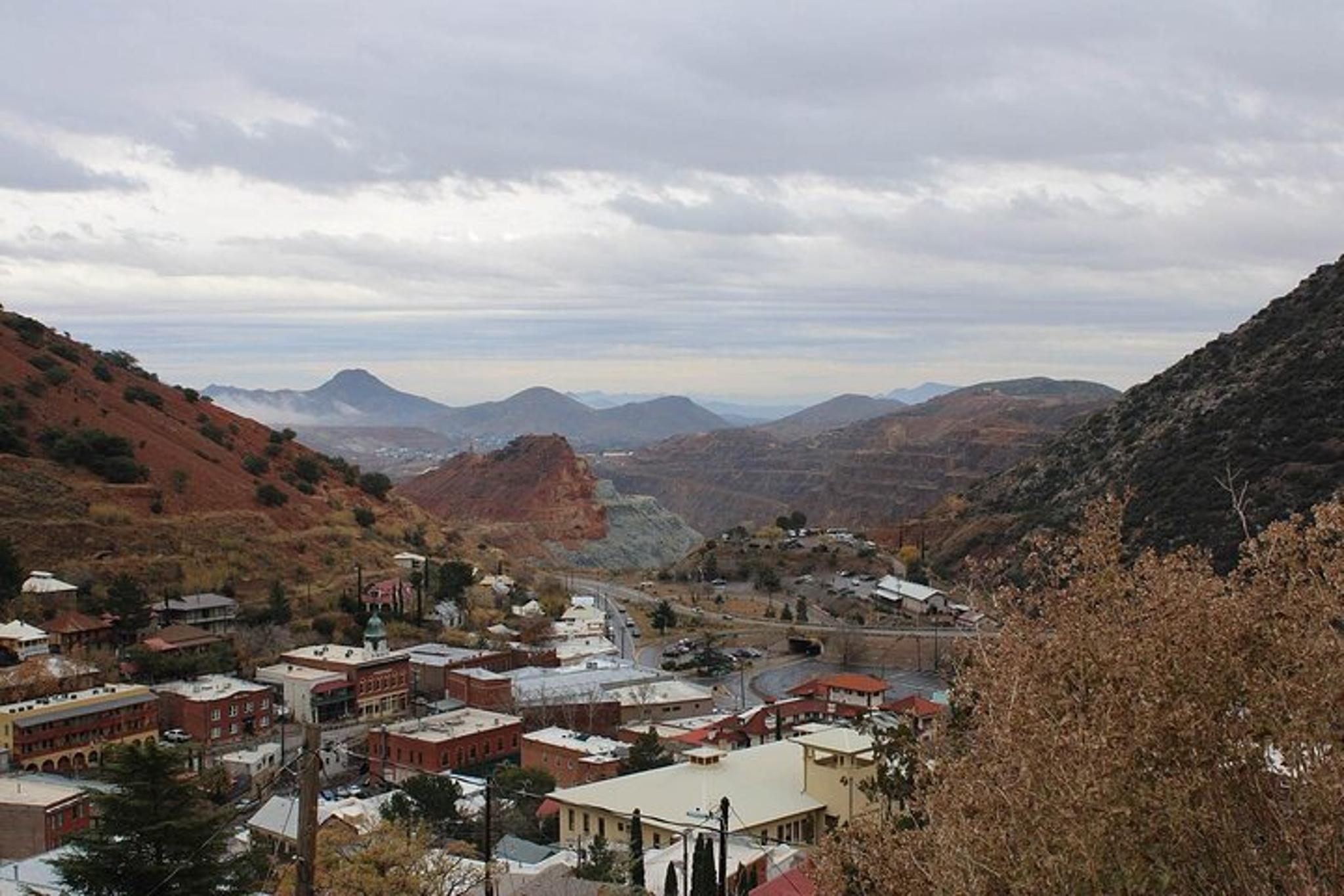 Bisbee Jeep Tour of Open Pits with Local Guide - Image 5
