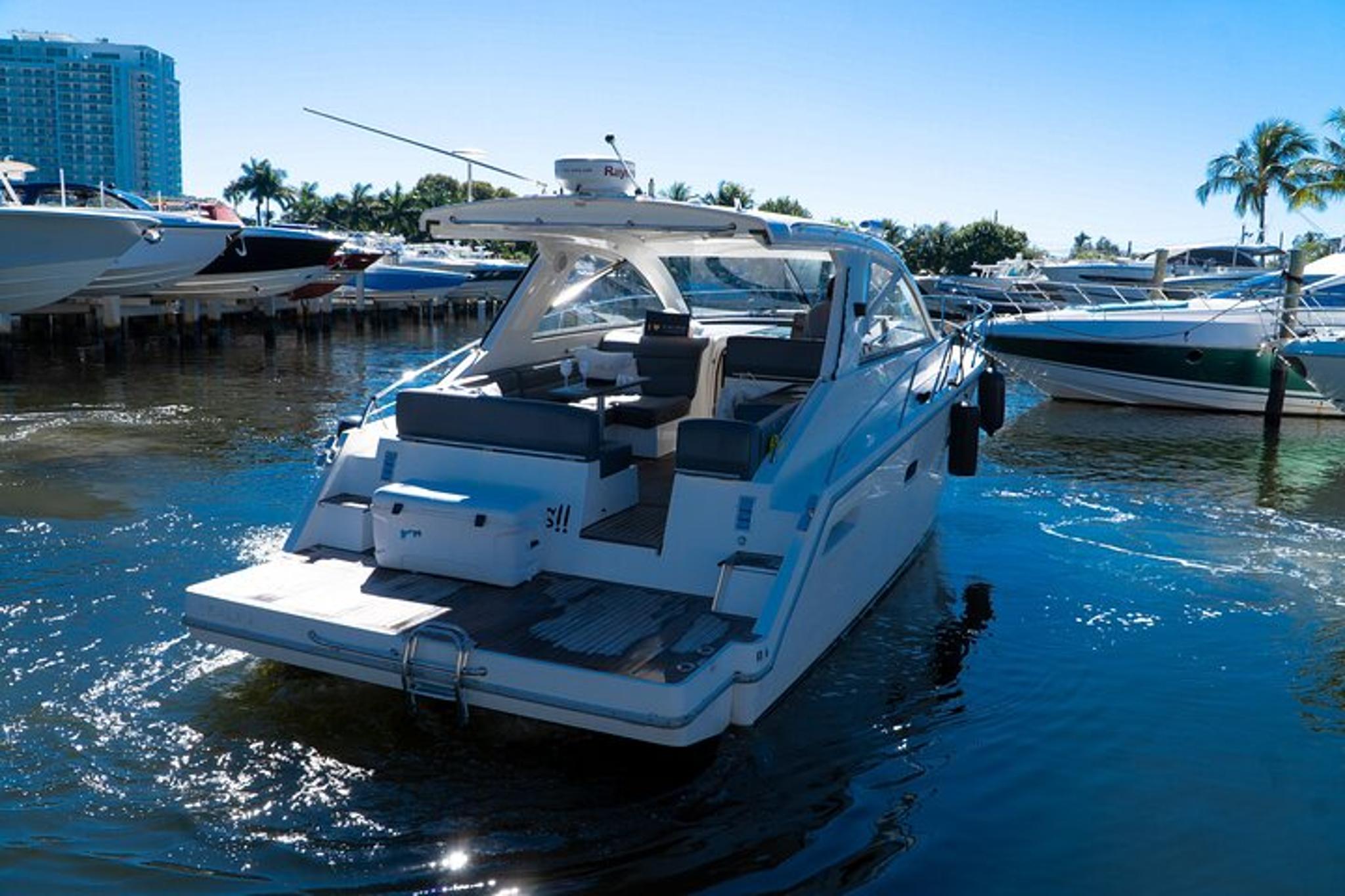 Miami Sealine Cruise with Captain and Stew - Image 3