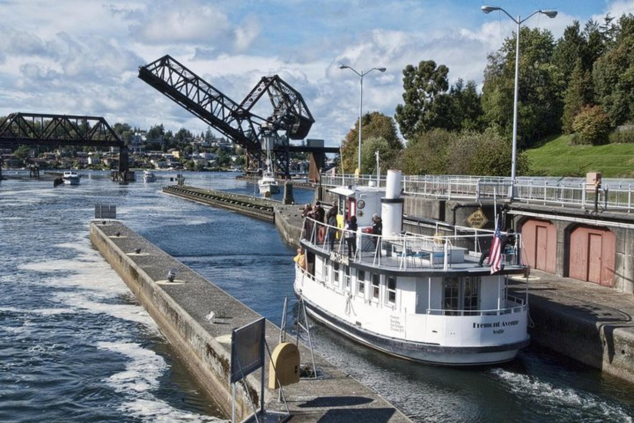 Seattle City and Snoqualmie Falls Tour