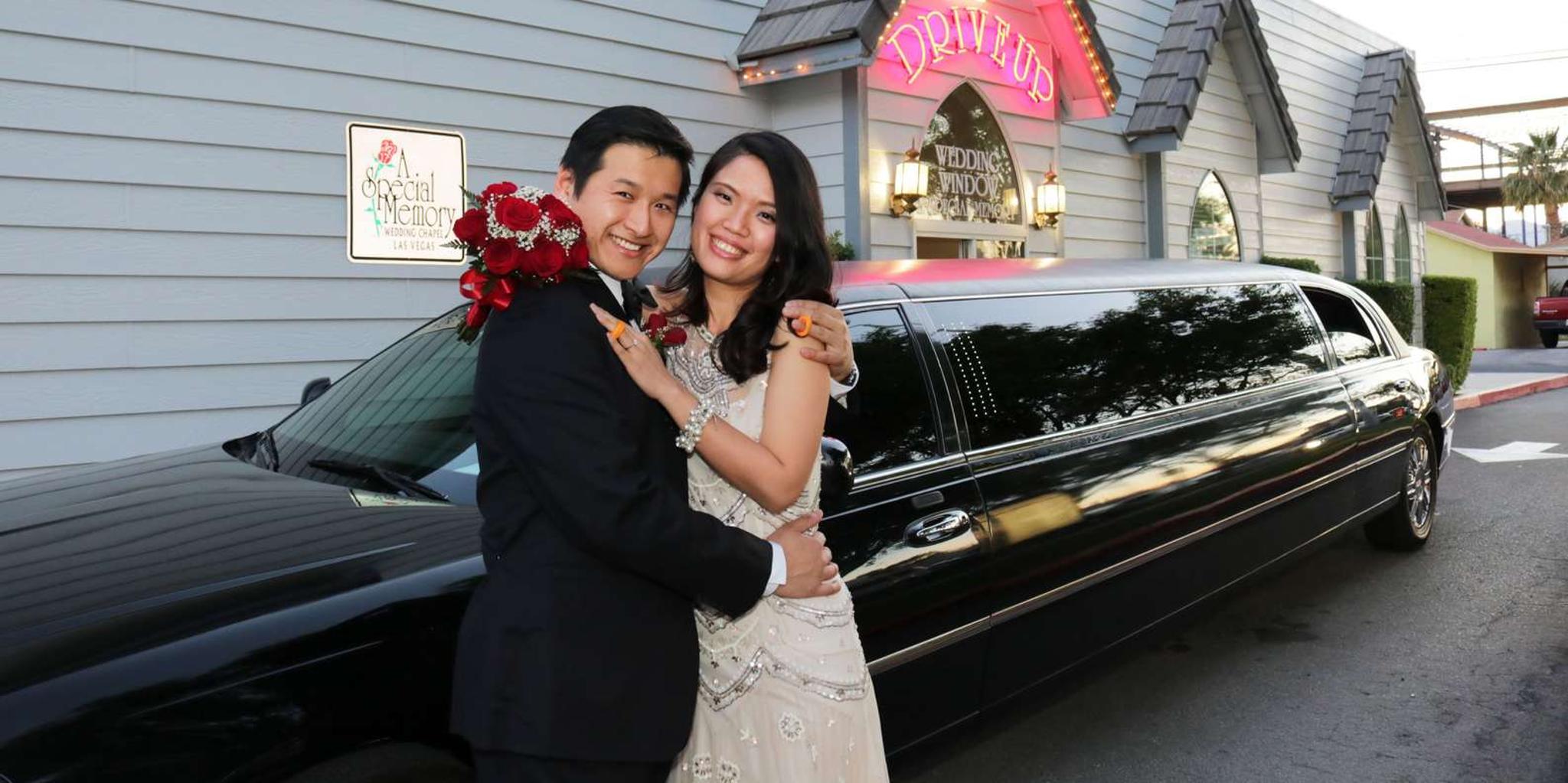 Las Vegas Drive-Up Wedding Ceremony - Image 4