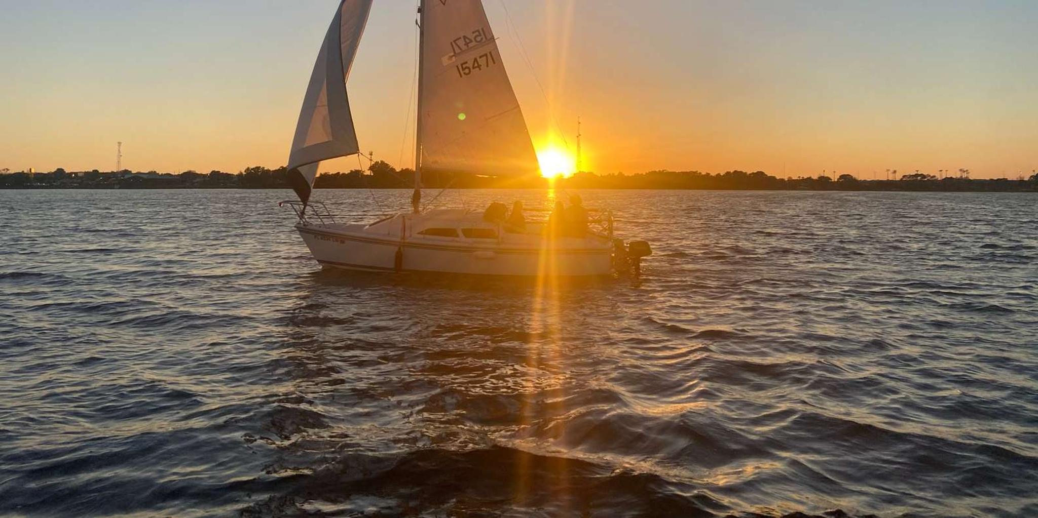 Orlando Sunset Sailing Tour on Lake Fairview - Image 4