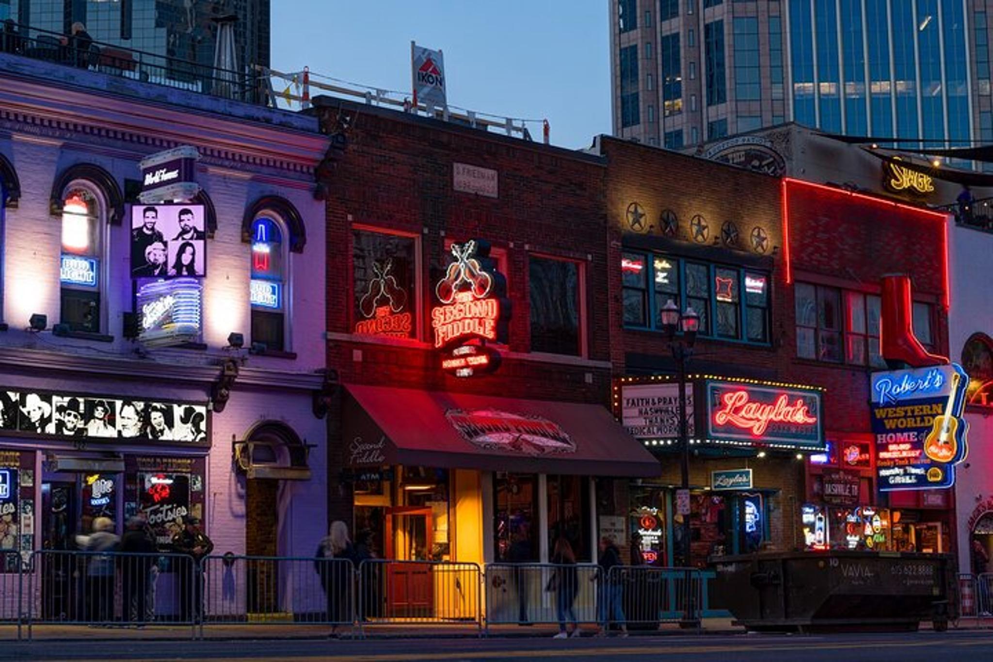 Nashville Whiskey Pub Crawl and Distillery Tour - Image 4