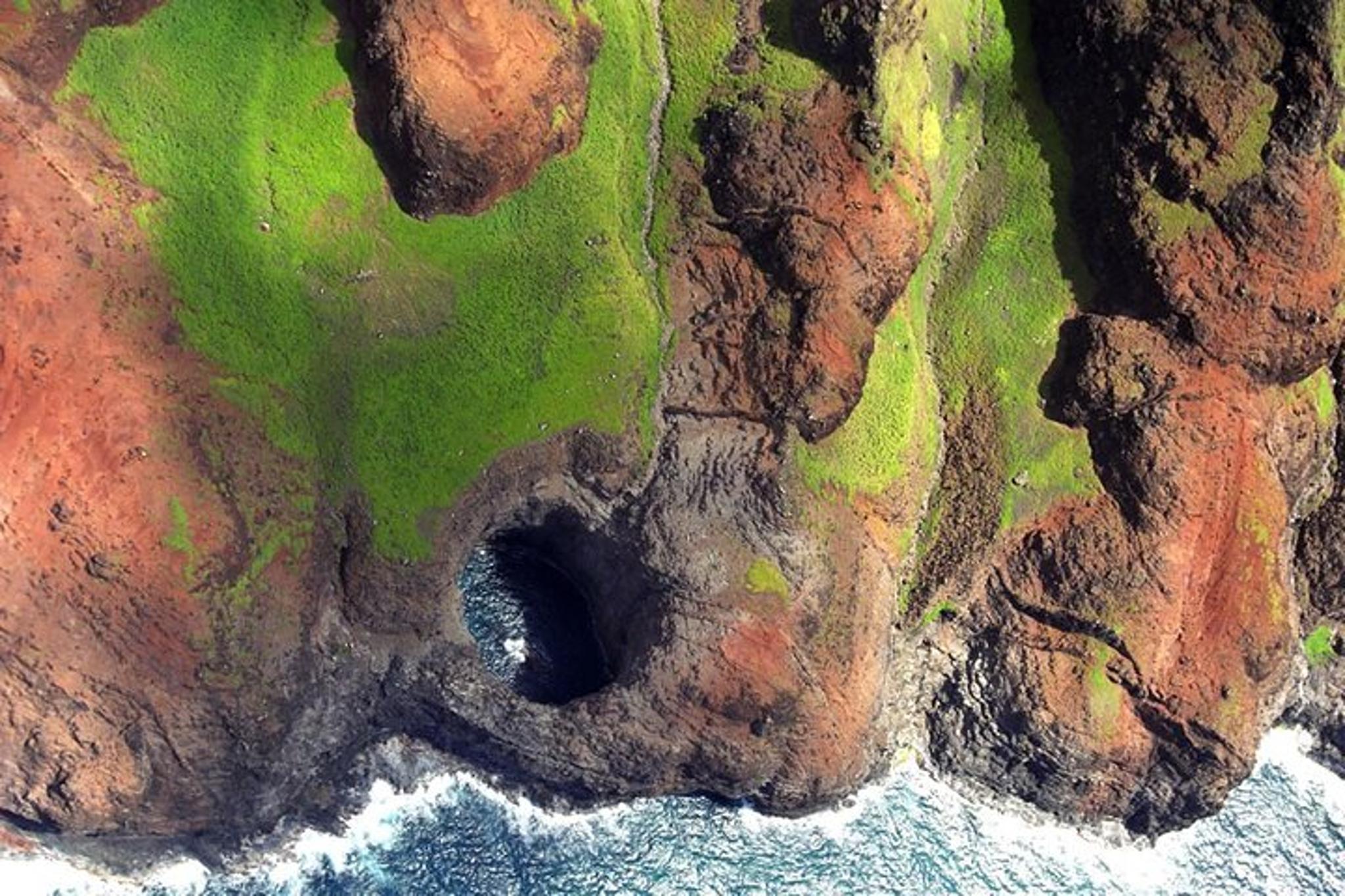 Kauai Napali Coast Boat Tour and Snorkeling - Image 3