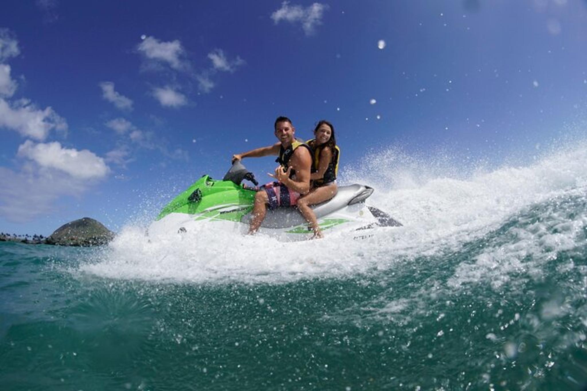 Honolulu Parasailing and Jet Ski Experience - Image 1