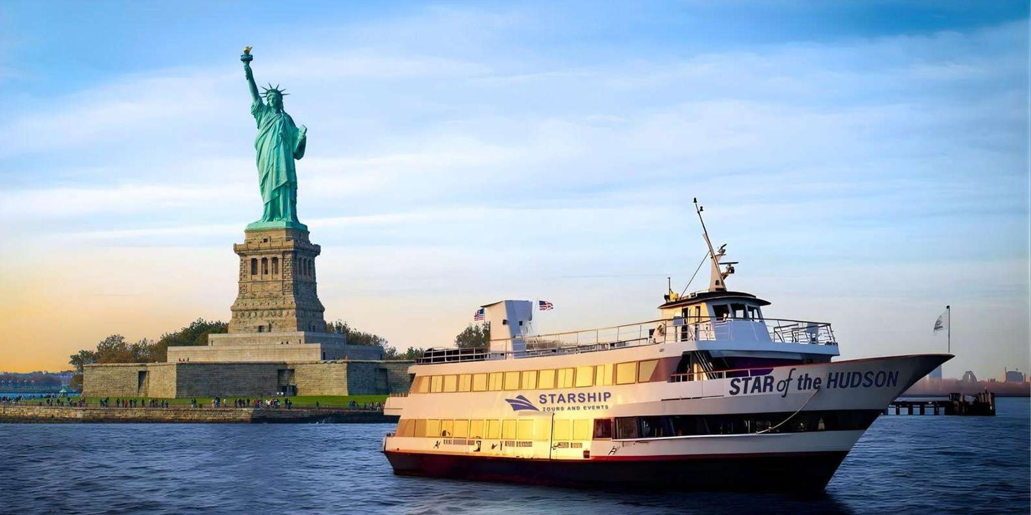 New York City Fireworks Cruise with Open Bar 4 hr