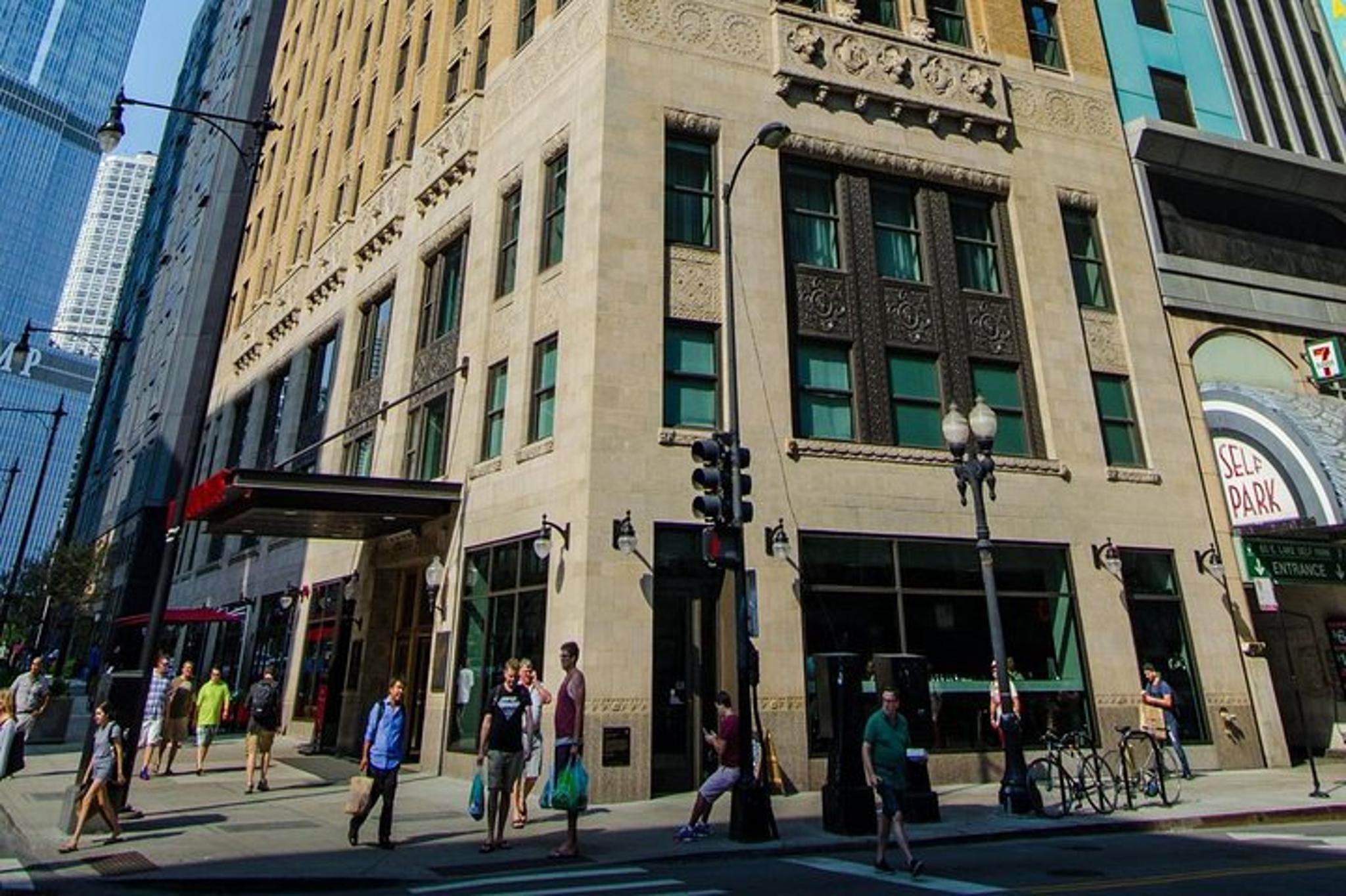 Chicago Walking Tour: A Walk Through Time 90 min