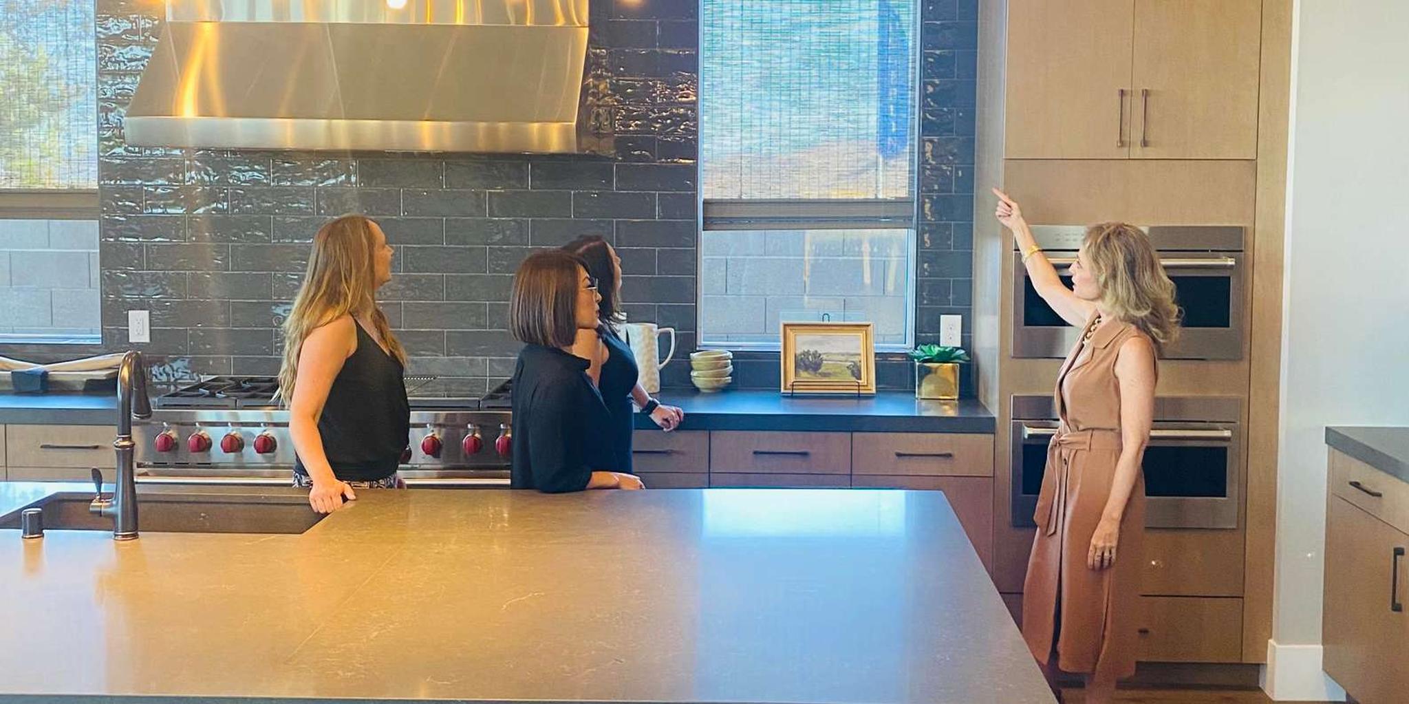 Las Vegas Home Tour with Snacks and Drinks 3 hr