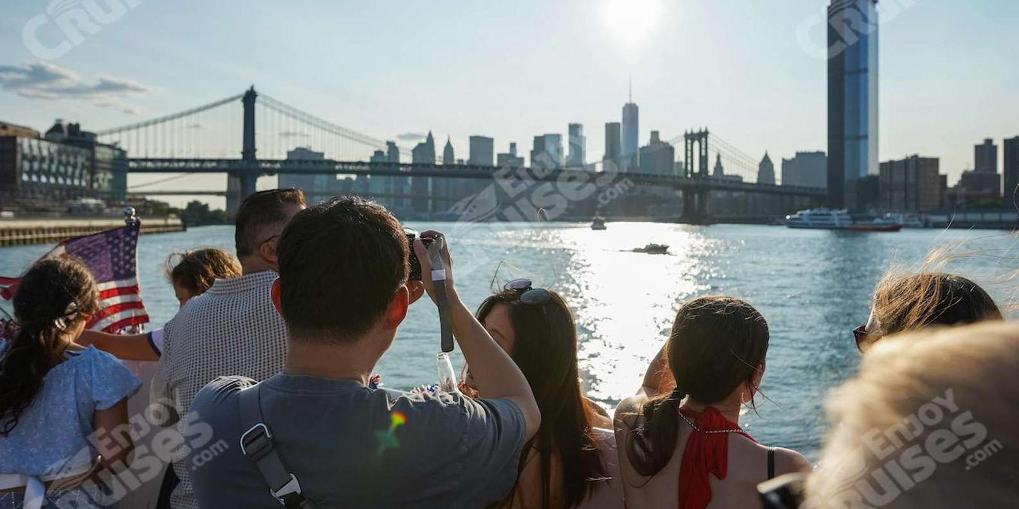 New York City Fireworks Cruise with Open Bar and Buffet - Image 4