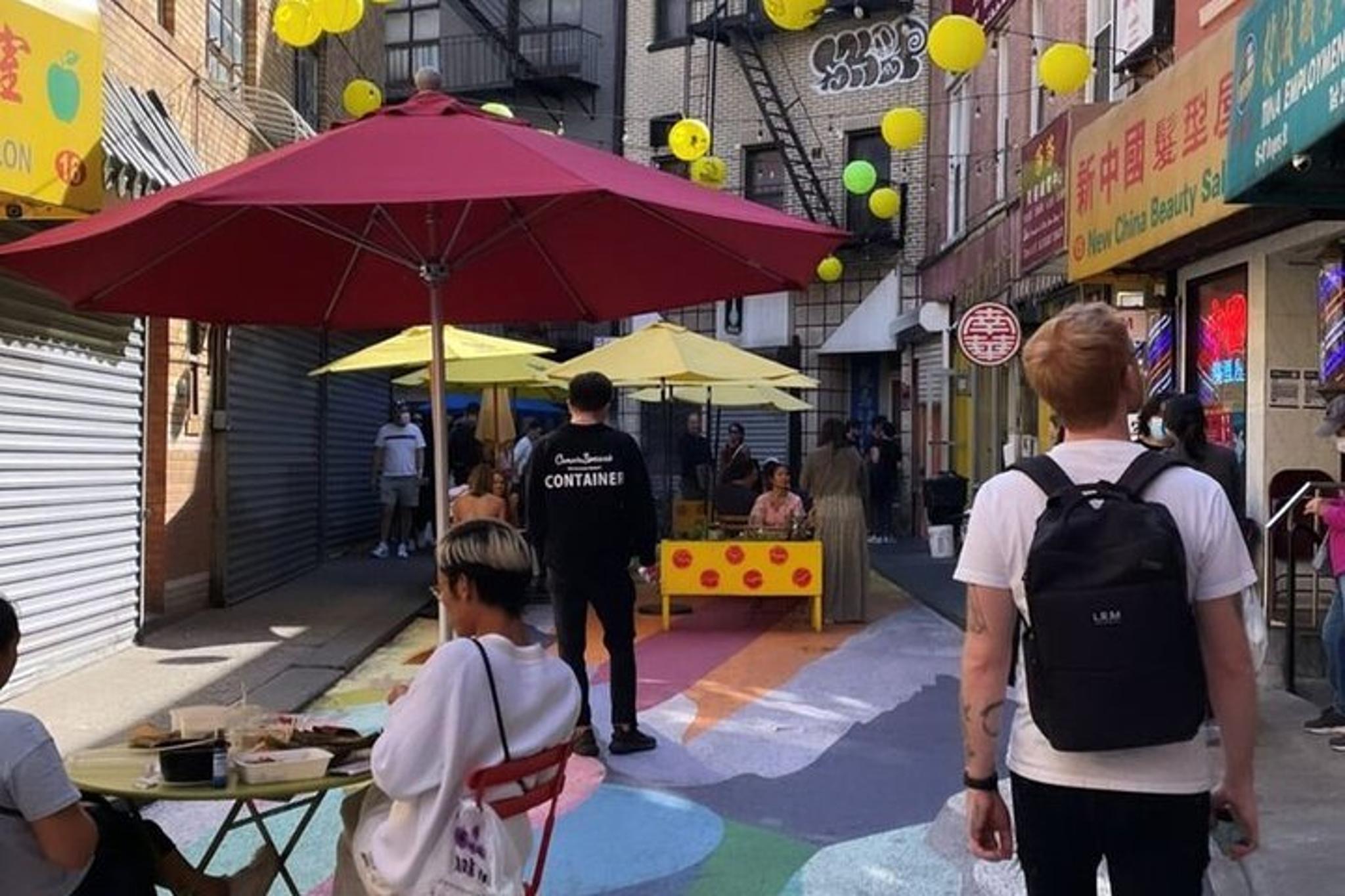 New York City Food Walking Tour with Text Message Guide - Image 4