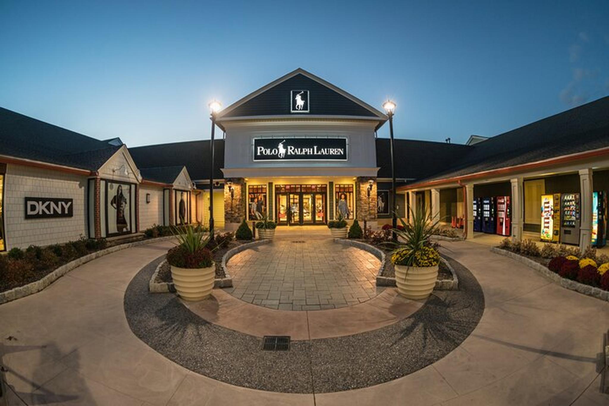 New York City Shopping Tour to Woodbury Common - Image 2