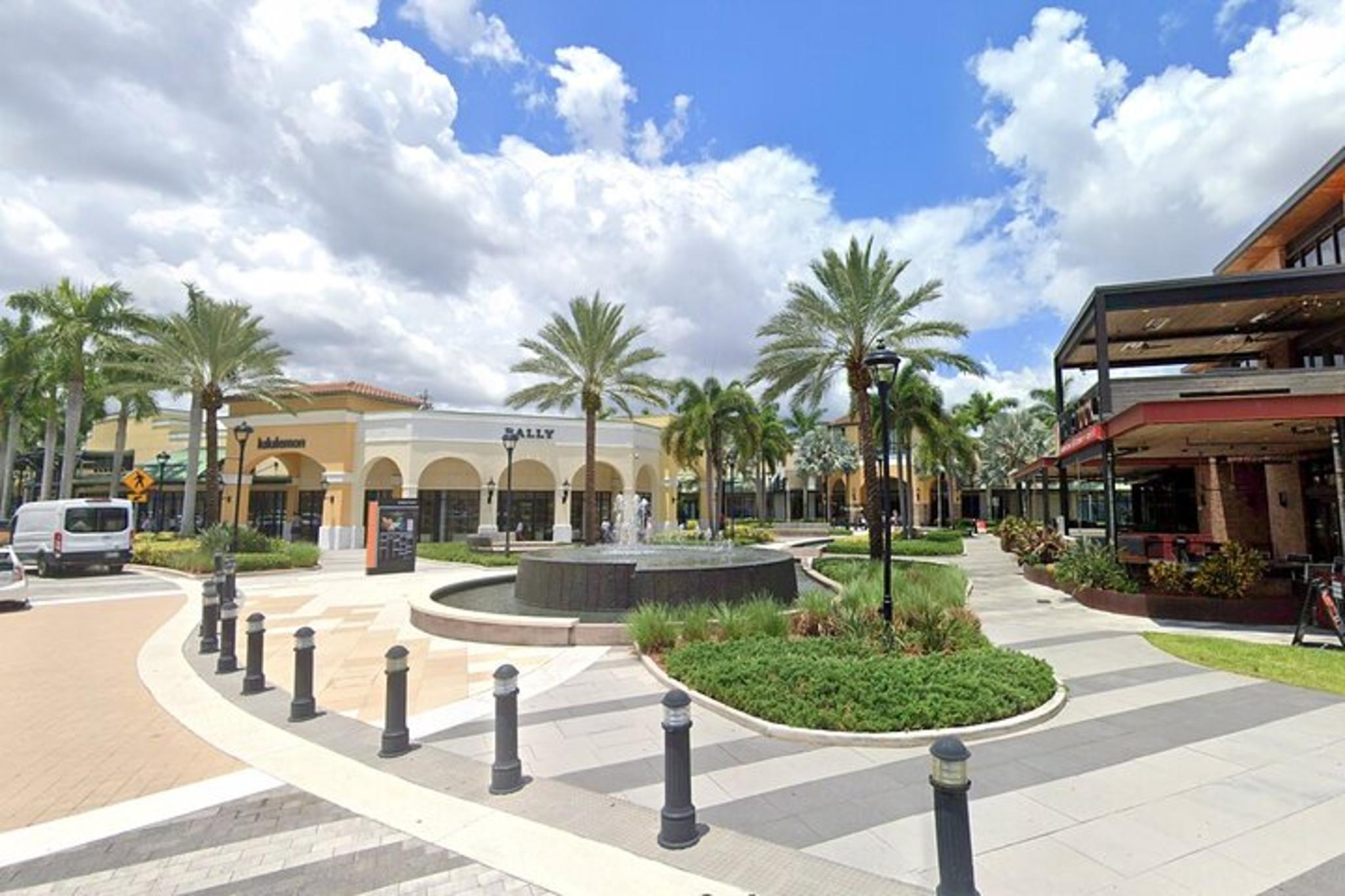 Miami Sawgrass Mall Outlet Shopping Tour - Image 5