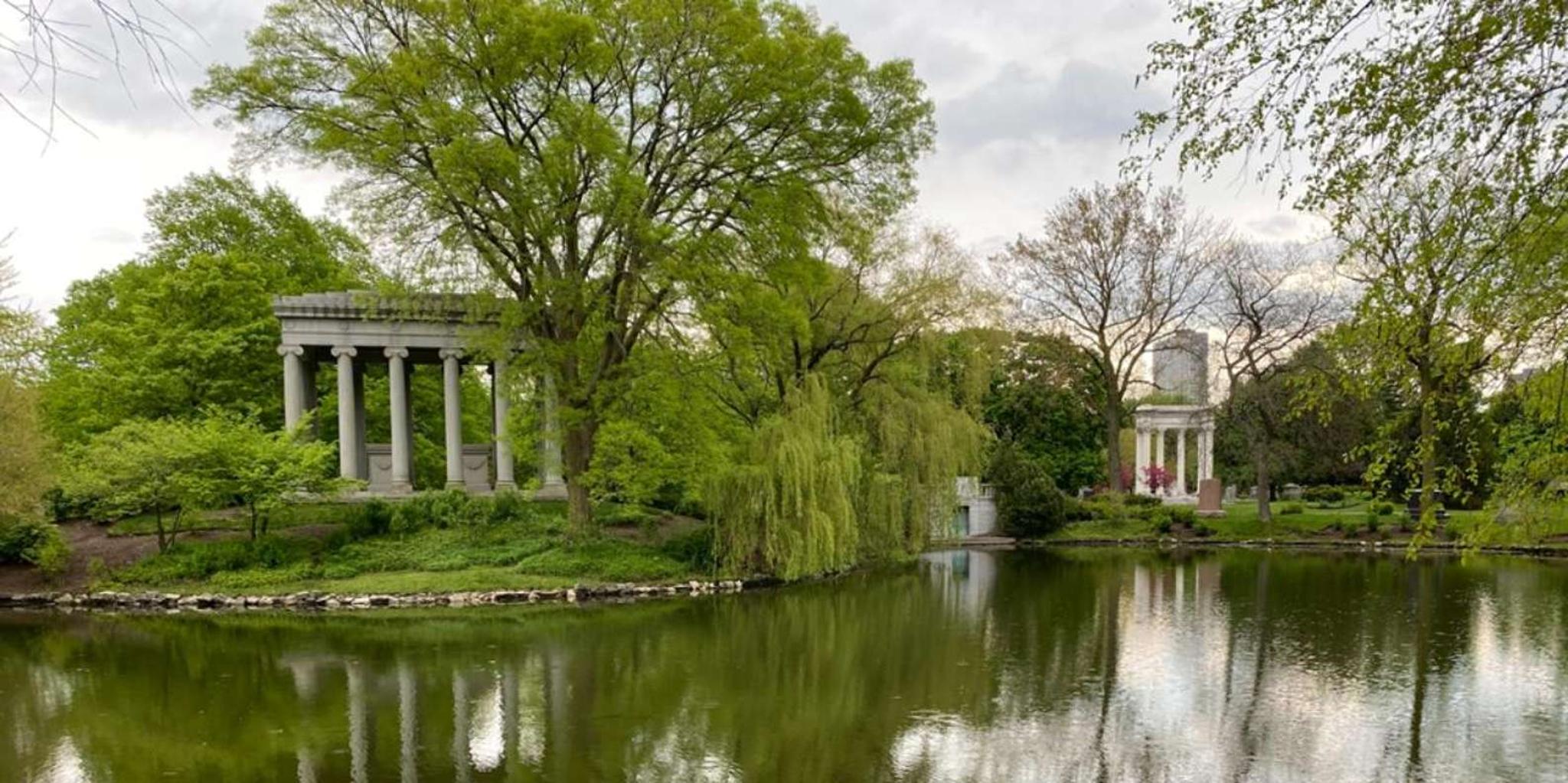 Chicago Graceland Cemetery Walking Tour - Image 2