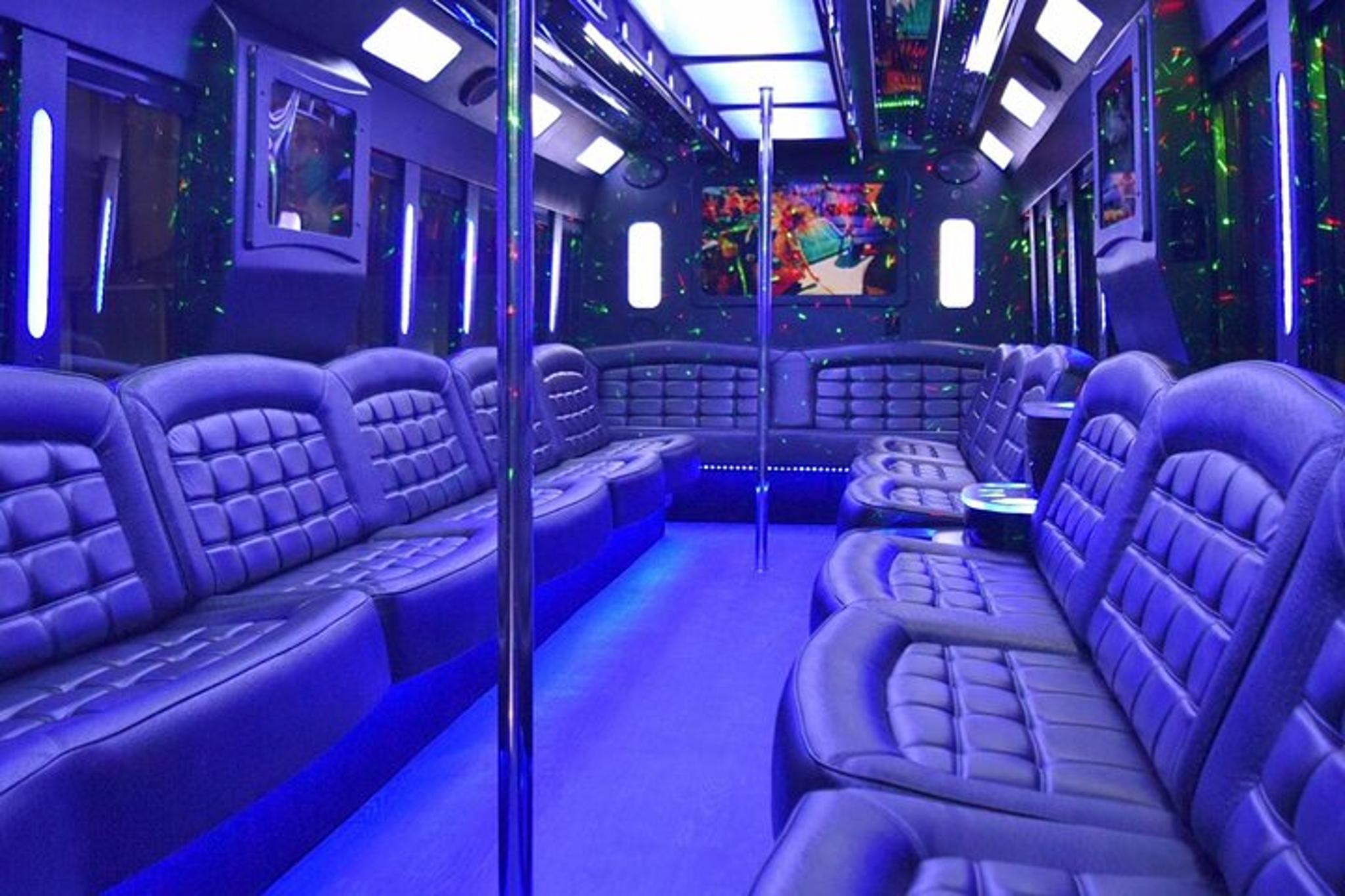 Las Vegas Hip-Hop Club and Pool Tour with Party Bus - Image 6