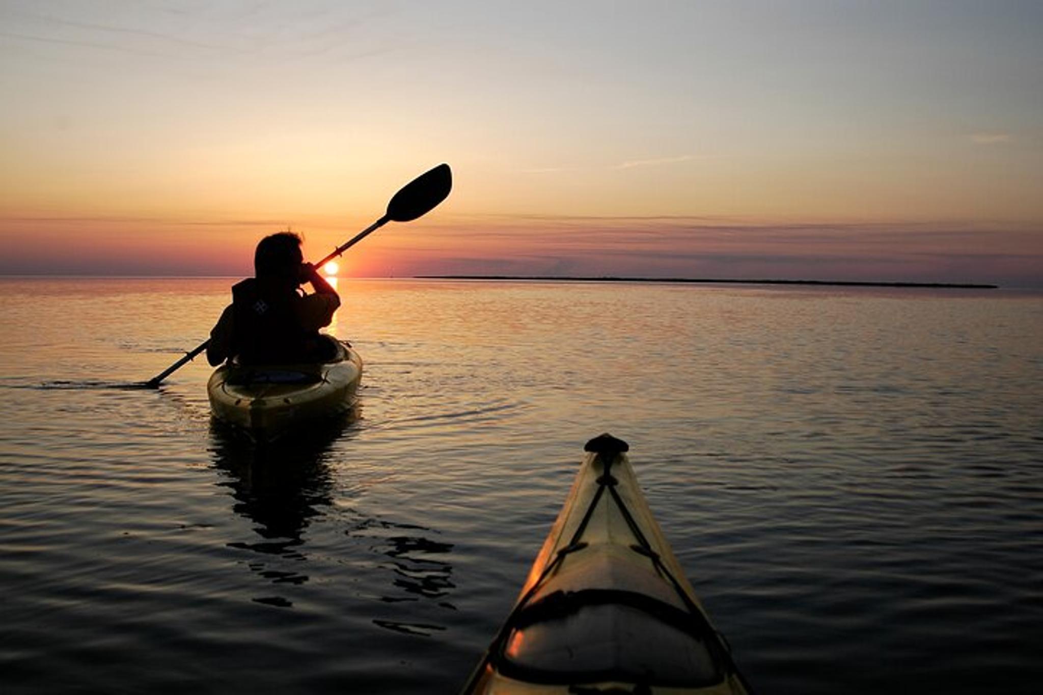 Corolla Kayak Tour in Currituck Sound - Image 3