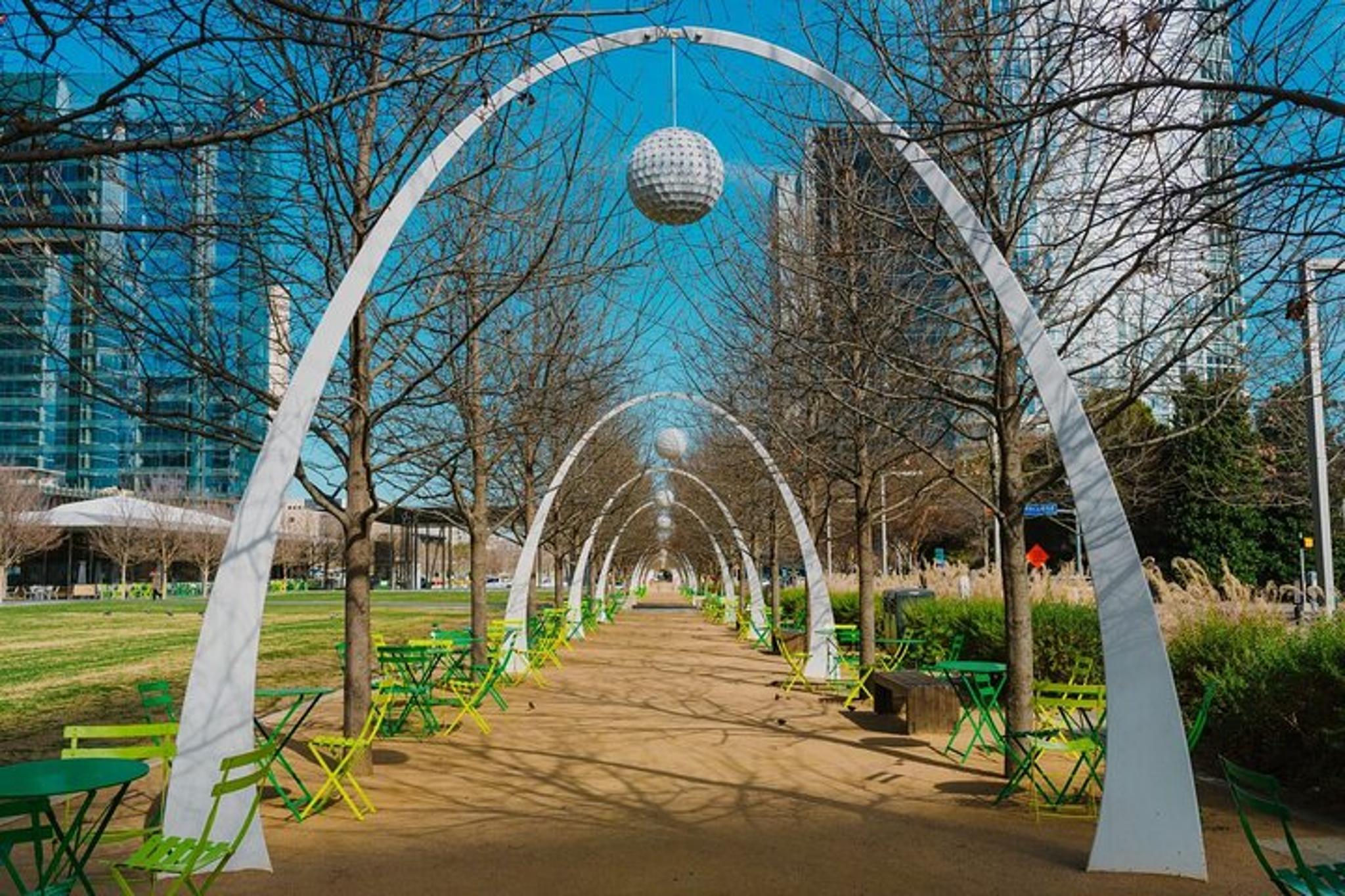 Dallas Romantic Stroll - Image 3