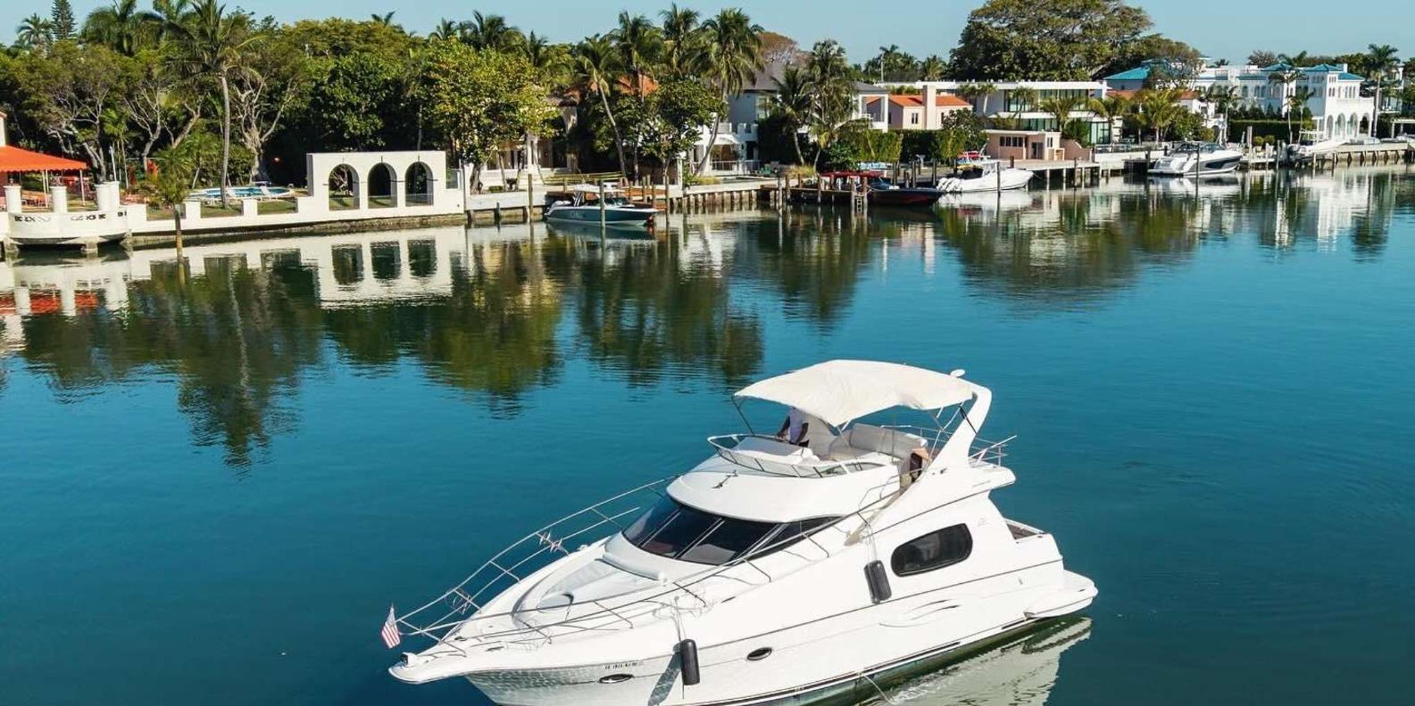 Miami Private Yacht Rental with Captain 2 hr - Image 1