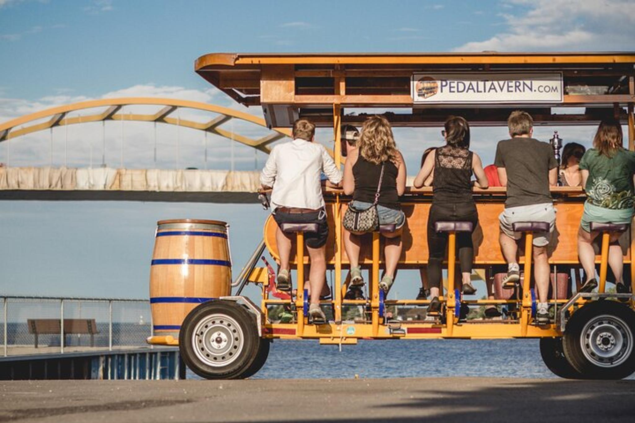 Milwaukee Pedal Tavern Tour - Image 4