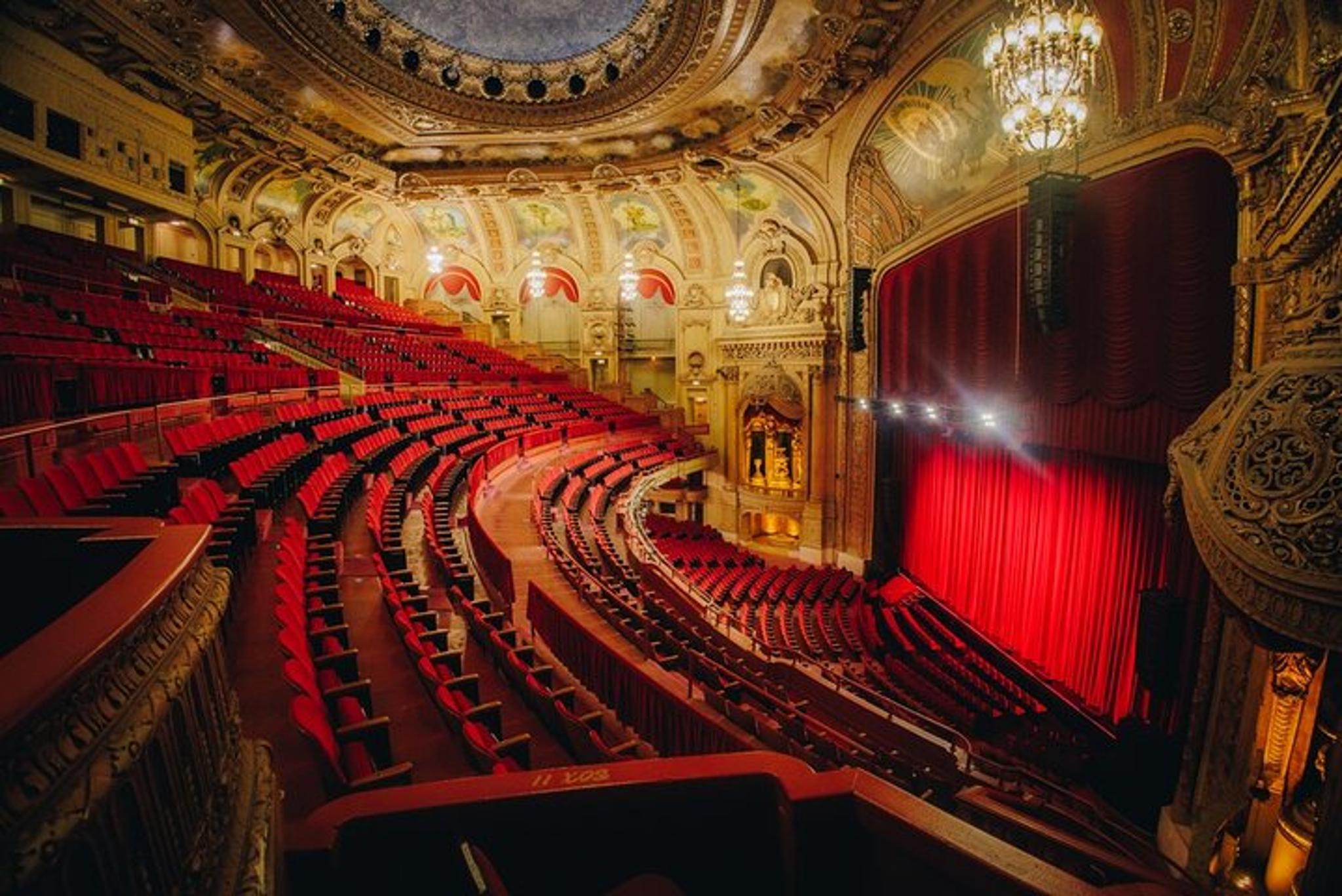 Chicago Theatre Tour - Image 6