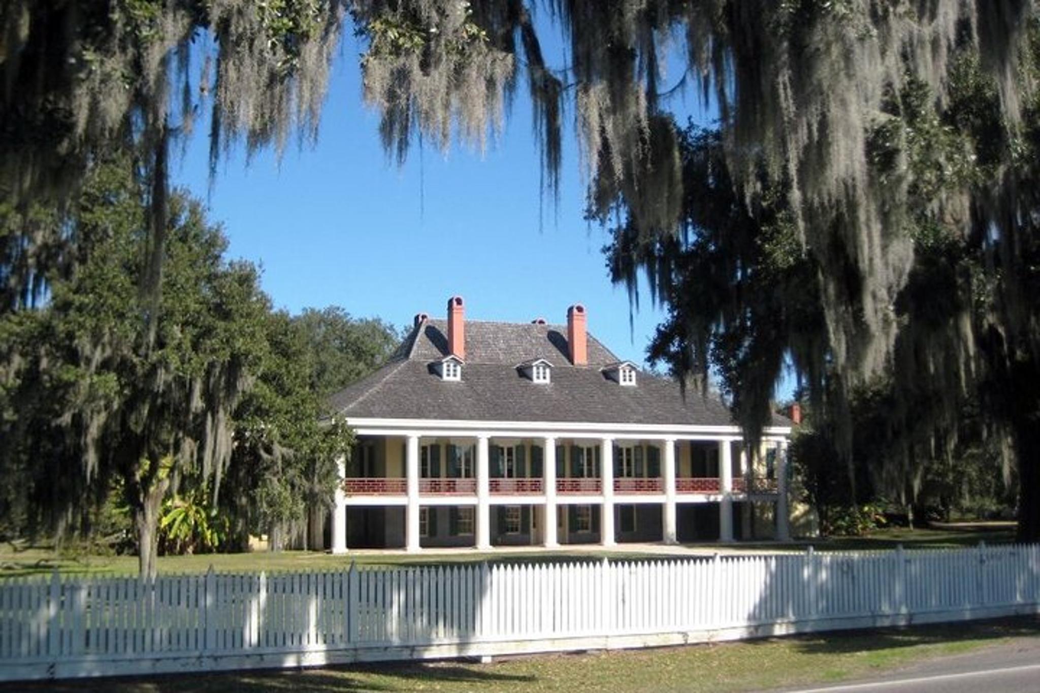 New Orleans Citywide Driving Tour with Destrehan Plantation