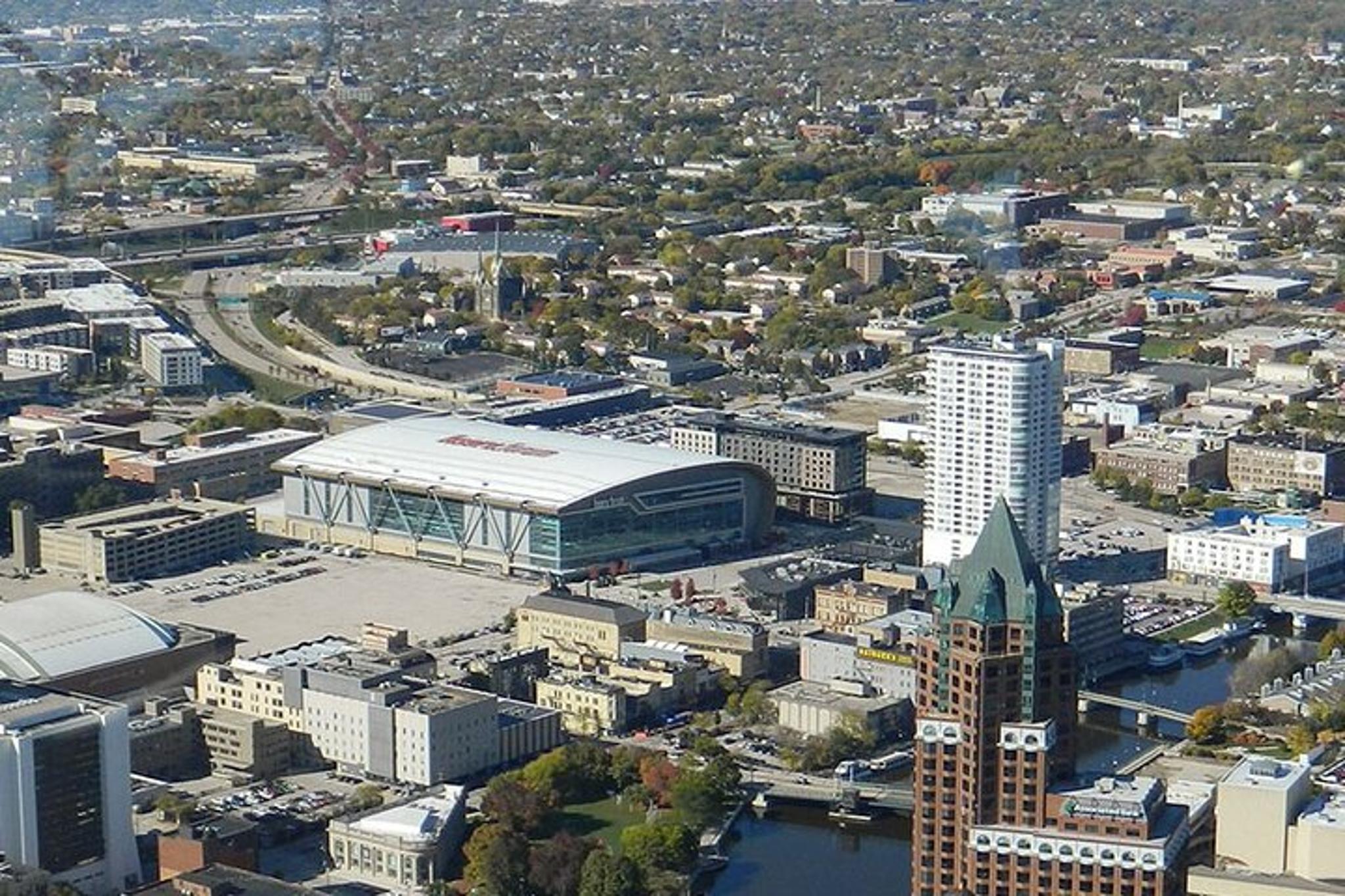 Milwaukee Helicopter Ride - Image 3