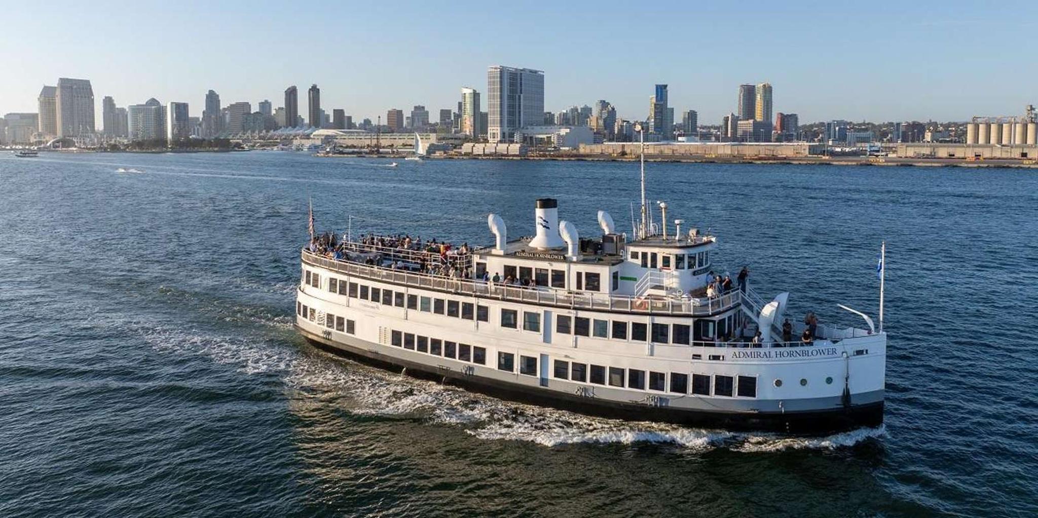 San Diego City Dinner Cruise - Image 4