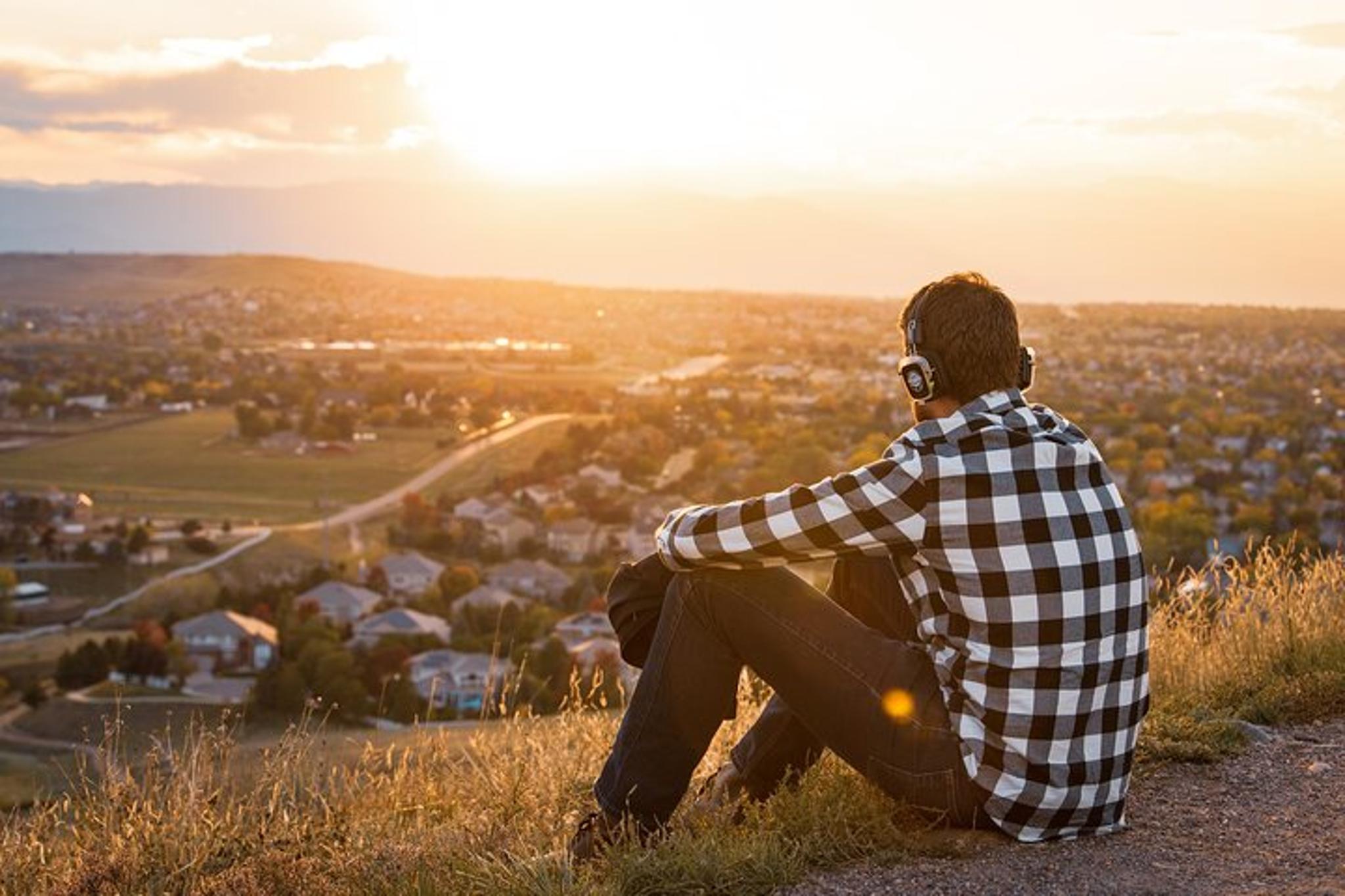 Lone Tree Mindfulness Hike Experience - Image 4