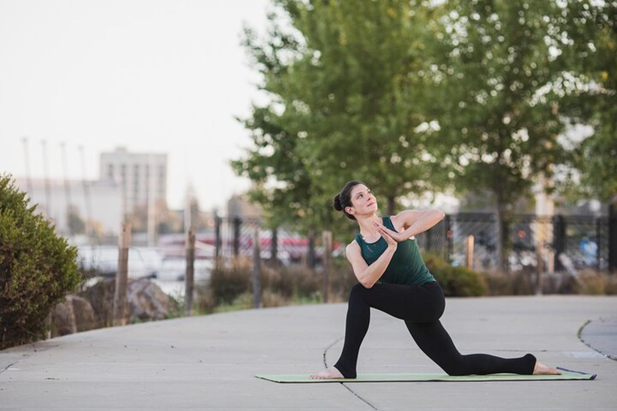 Oakland Yoga Class at Lake Merritt Pergola - Image 3
