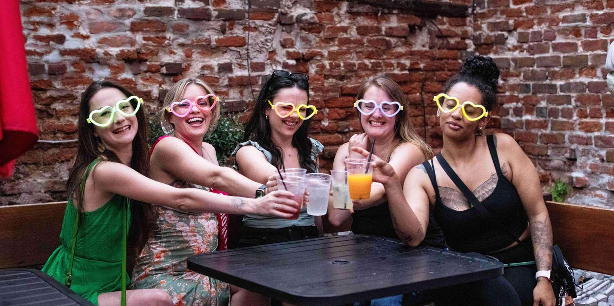 San Francisco Ghosts and Booze Haunted Pub Crawl 2 hr - Image 5