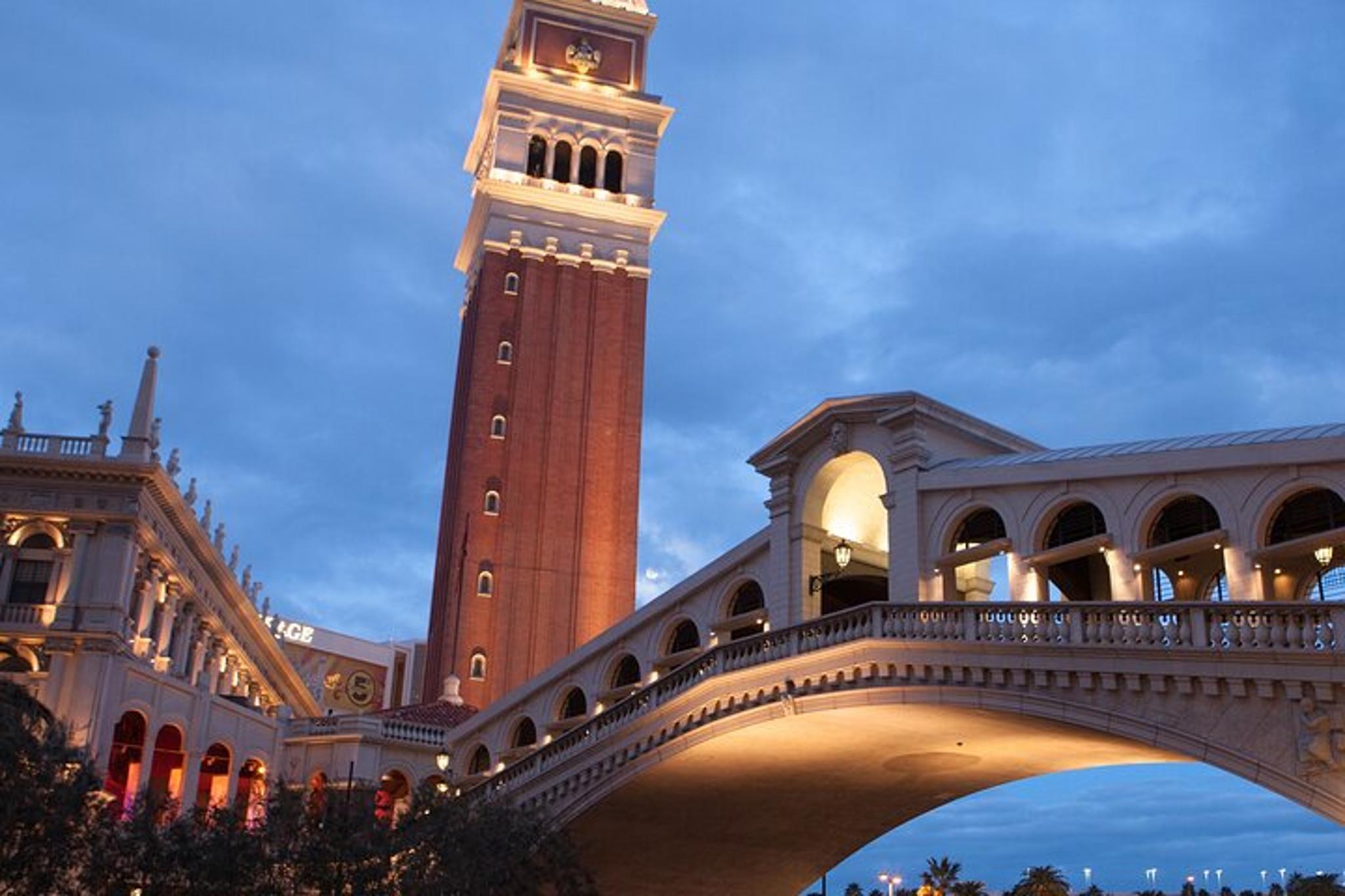 Las Vegas Night Tour in Spanish - Image 3