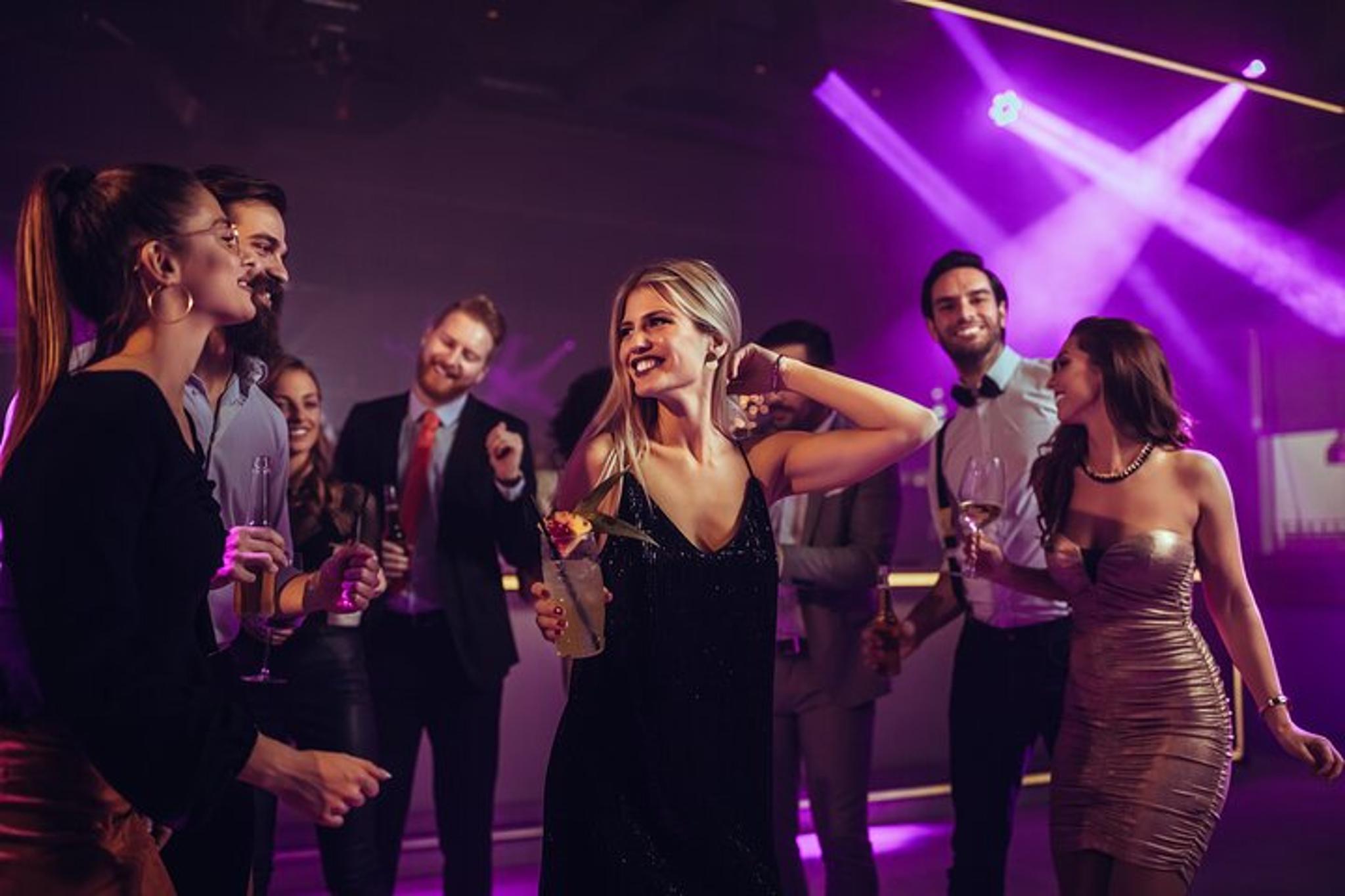 Las Vegas Club Crawl Fremont Street - Image 5