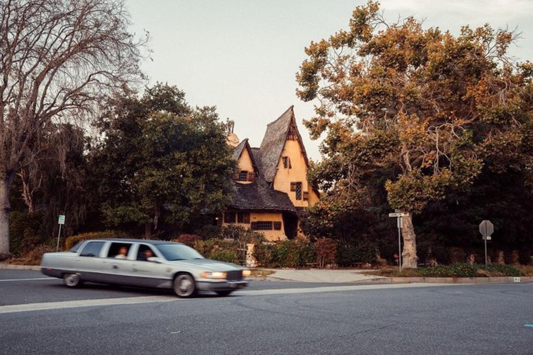 Los Angeles Funeral Limo True Crime Tour - Image 3
