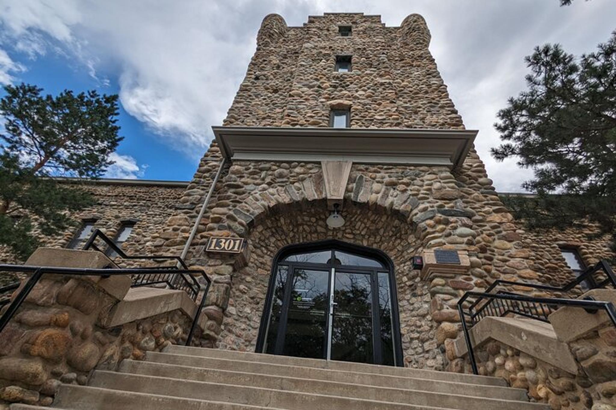 Golden Scavenger Hunt Walking Tour - Image 2