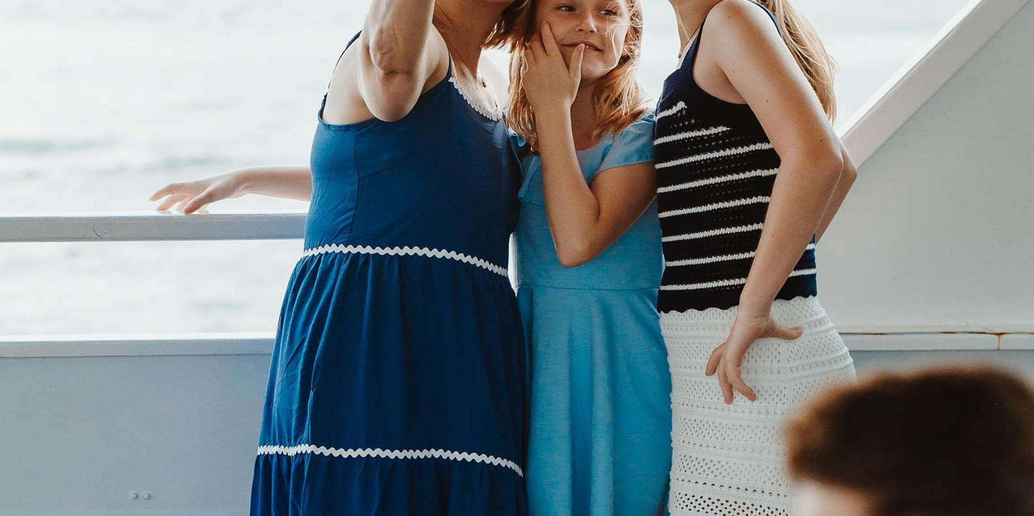 New York City Holiday Brunch Cruise on the Hudson - Image 2